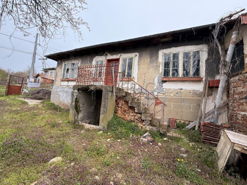 Plot with House and Great Potential Chervena Voda Village, near Ruse — photo 5 of 25