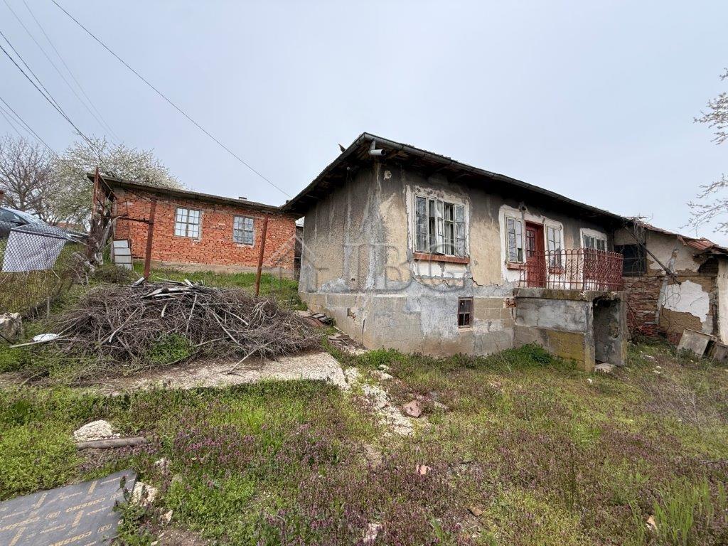 Plot with House and Great Potential Chervena Voda Village, near Ruse — photo 20 of 25