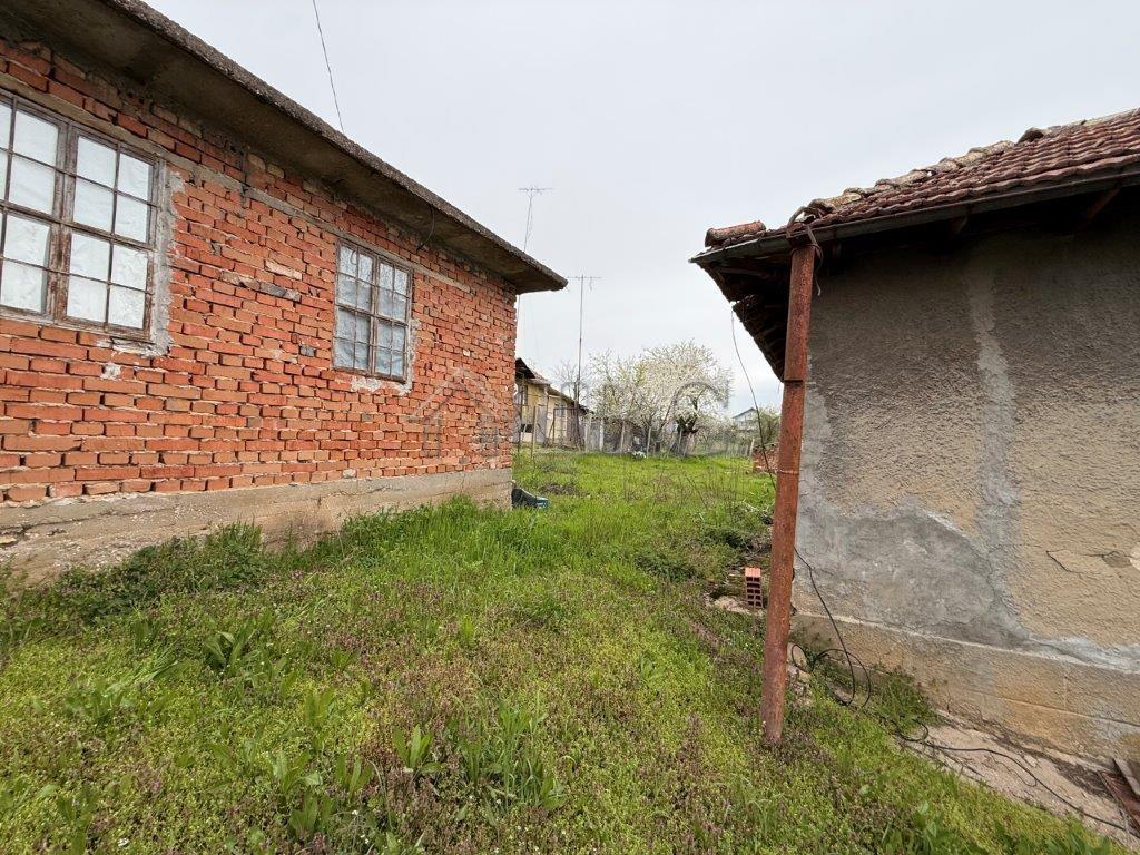 Plot with House and Great Potential Chervena Voda Village, near Ruse — photo 22 of 25