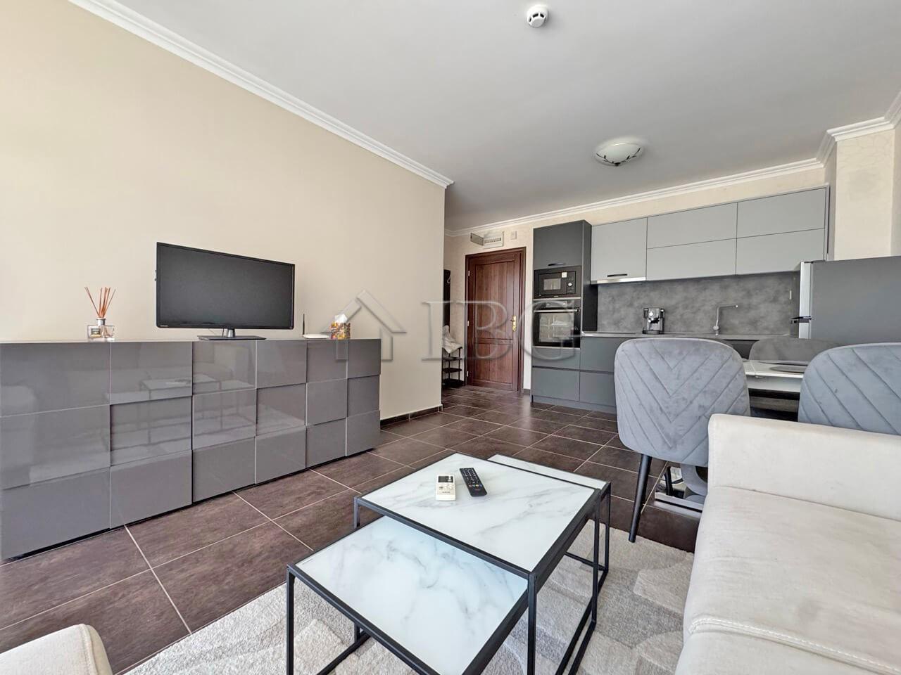 Luxury 1-Bedroom Apartment with Sea and Pool View Dolce Vita 2 — photo 4 of 12