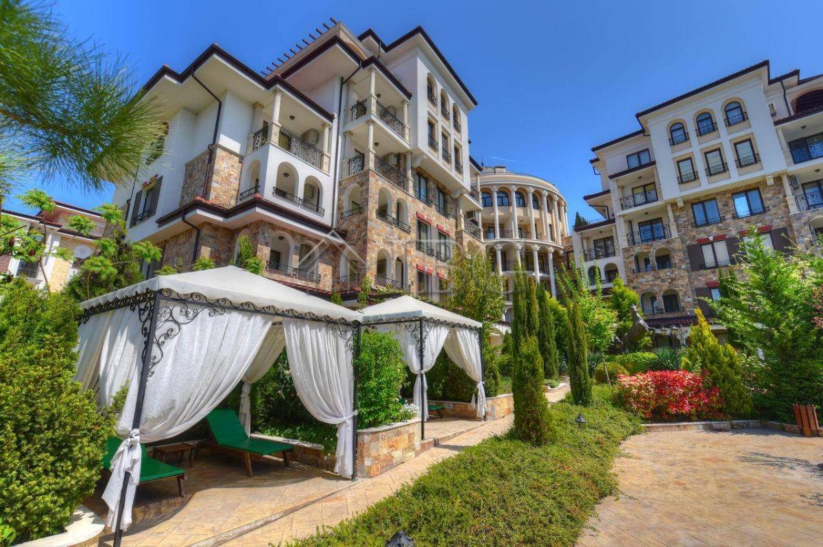 Spacious Studio Apartment with Balcony in Esteban SPA Complex, Nessebar — photo 18 of 22