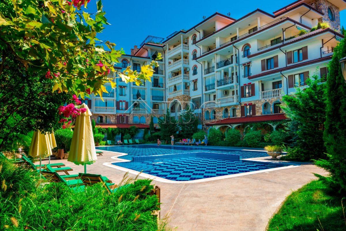 Spacious Studio Apartment with Balcony in Esteban SPA Complex, Nessebar — photo 16 of 22