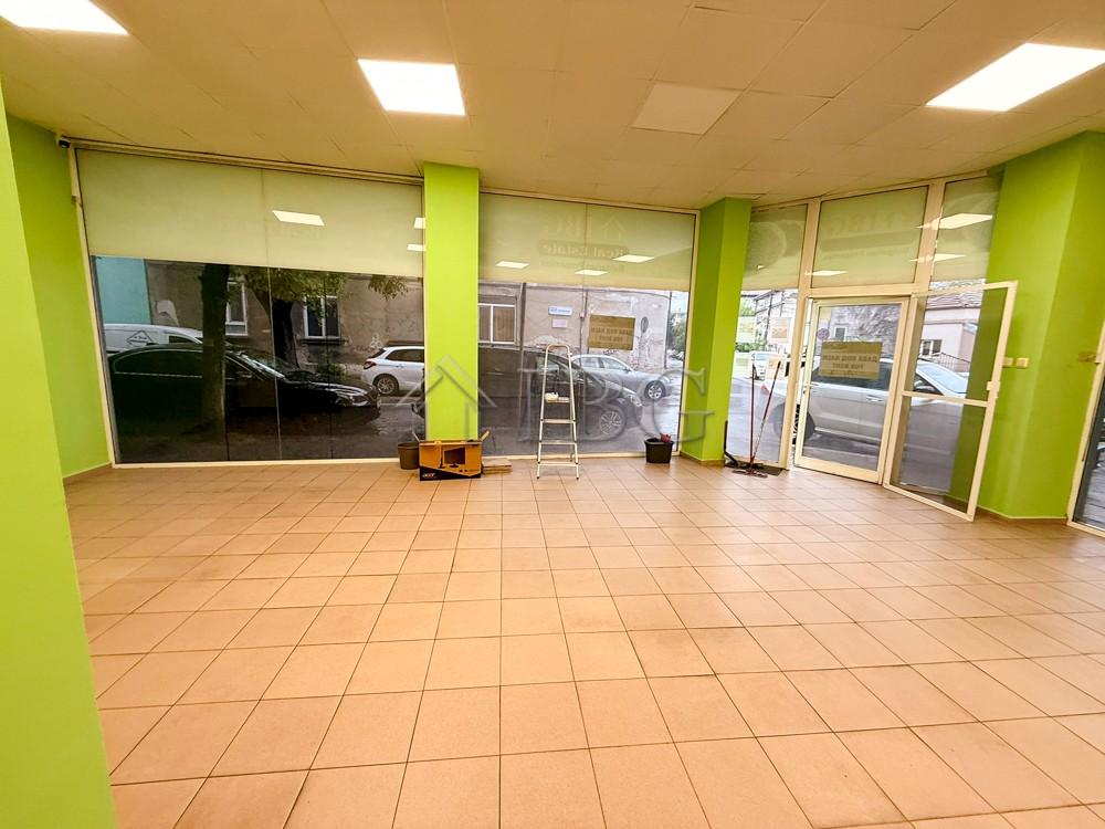 For rent! Corner office on the ground floor in the center of Ruse — photo 2