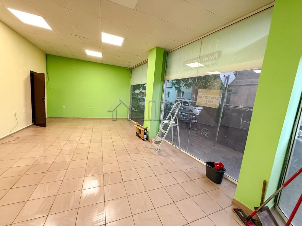 For rent! Corner office on the ground floor in the center of Ruse — photo 5
