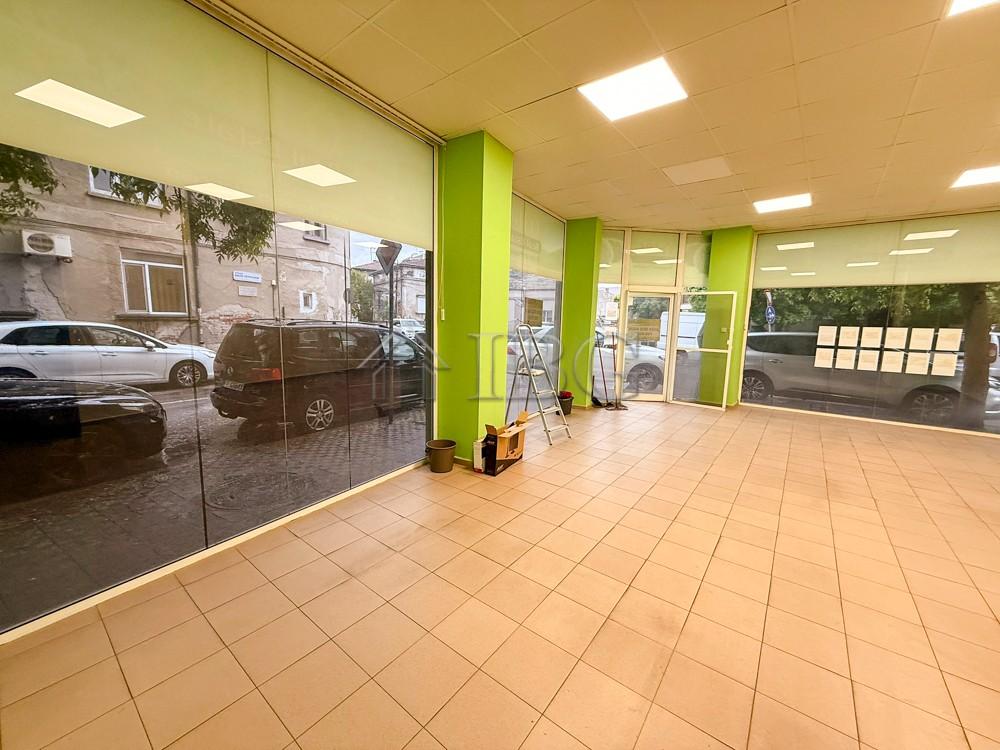 For rent! Corner office on the ground floor in the center of Ruse — photo 4