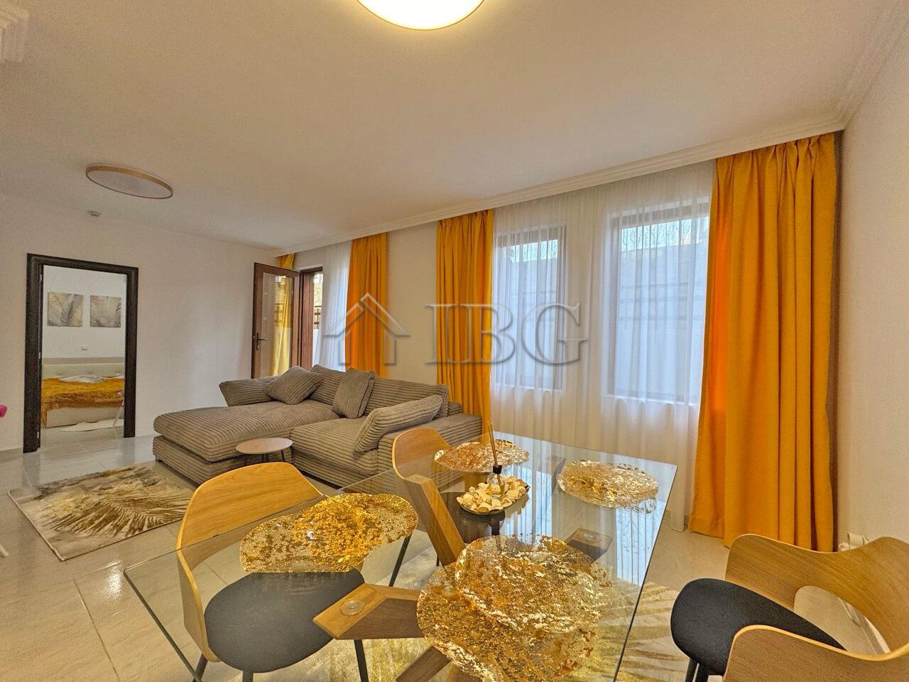 Spacious 1-Bedroom Apartment Olymp Complex - 300 m to the Beach — Sveti Vlas