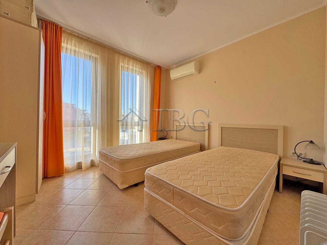 Apartment with 2 Bedrooms and 2 Bathrooms in Royal Sun, Sunny Beach — photo 14 of 25
