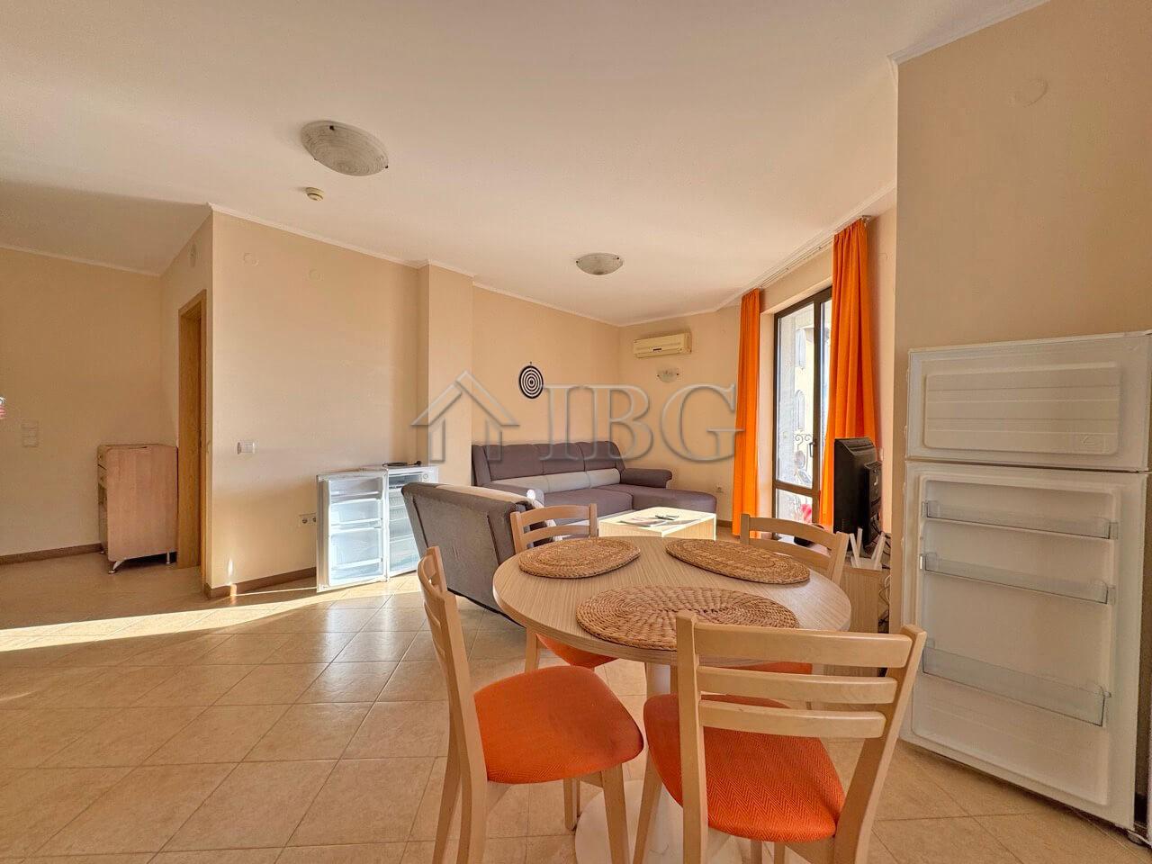Apartment with 2 Bedrooms and 2 Bathrooms in Royal Sun, Sunny Beach — photo 8 of 25