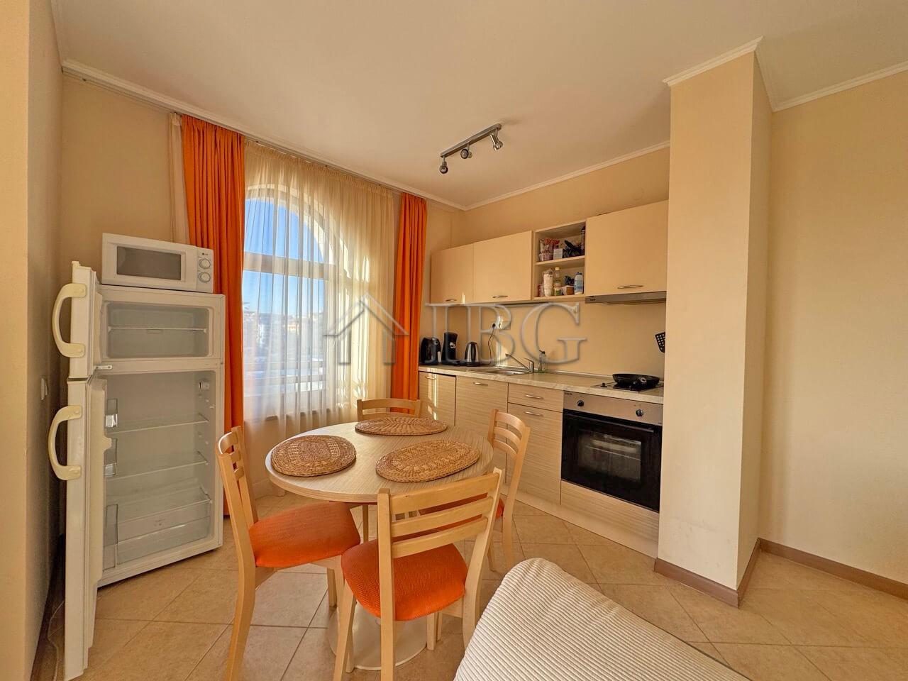 Apartment with 2 Bedrooms and 2 Bathrooms in Royal Sun, Sunny Beach — photo 3