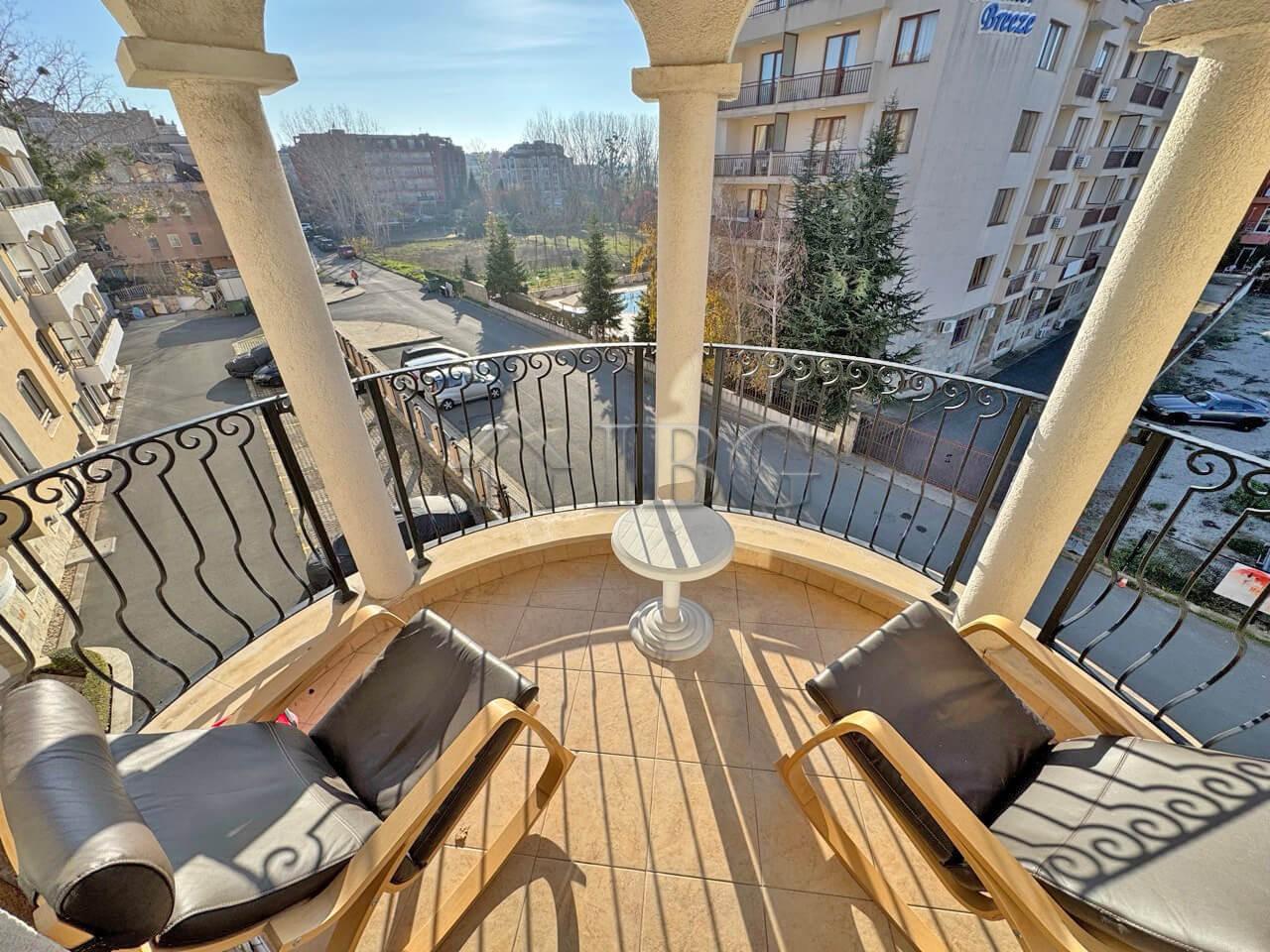 Apartment with 2 Bedrooms and 2 Bathrooms in Royal Sun, Sunny Beach — photo 5
