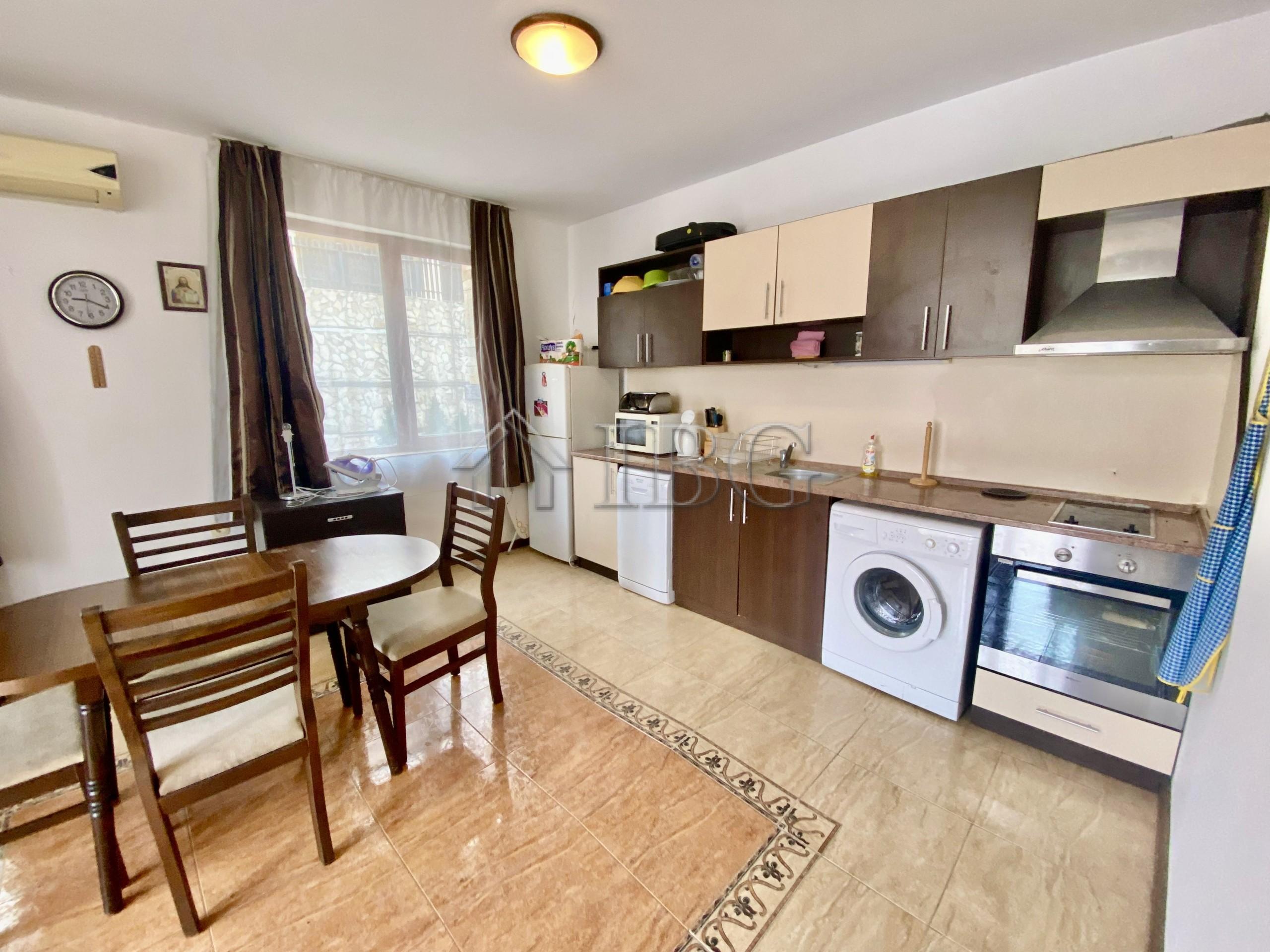 2-Bedroom Apartment with Sea View Tryavna Complex, Sveti Vlas — photo 11 of 18