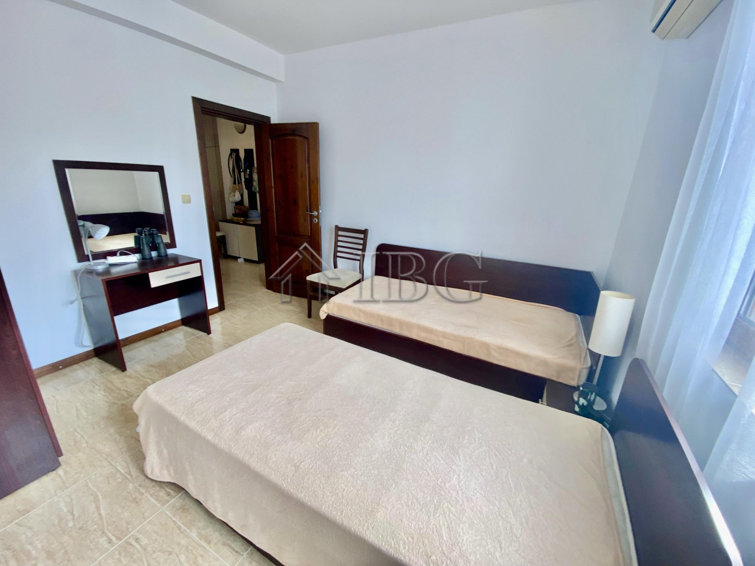 2-Bedroom Apartment with Sea View Tryavna Complex, Sveti Vlas — photo 13 of 18