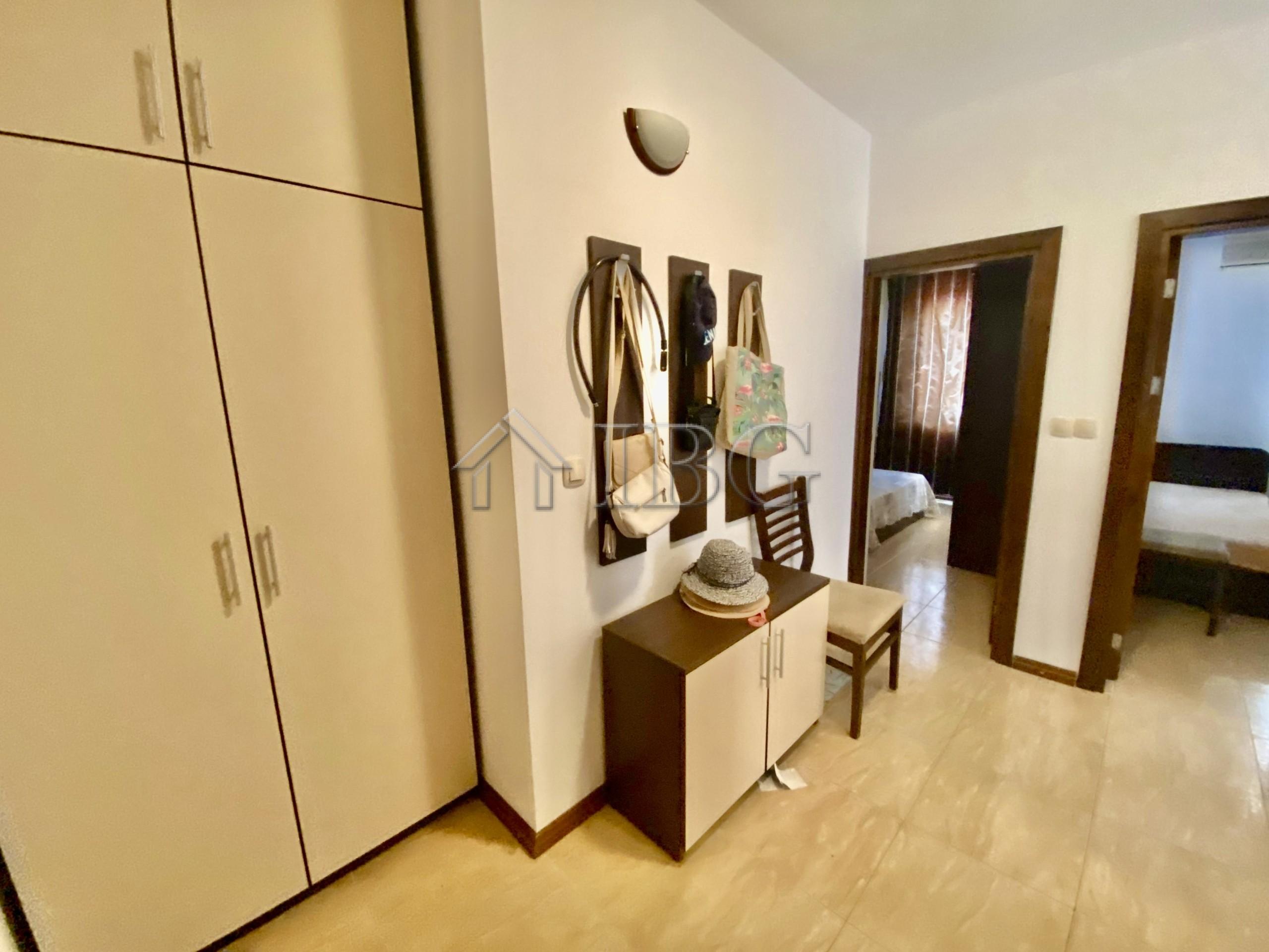 2-Bedroom Apartment with Sea View Tryavna Complex, Sveti Vlas — photo 16 of 18