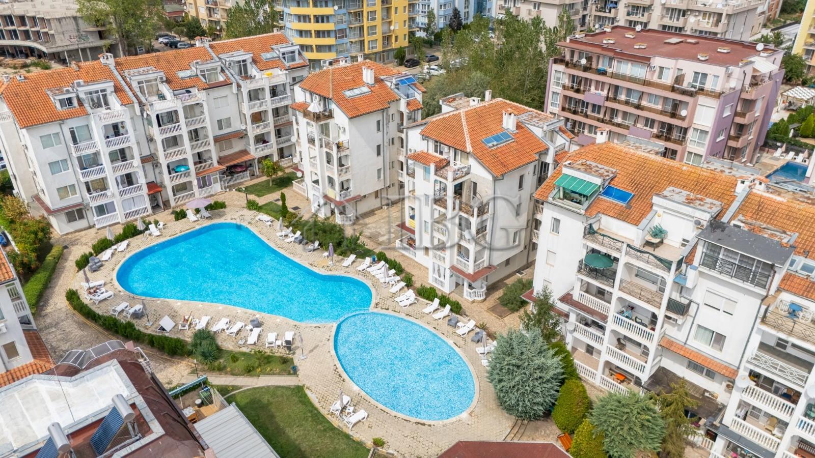 Renovated 2-Bedroom Apartment with Pool View Bravo 5 - Prime Central Location — photo 17 of 21