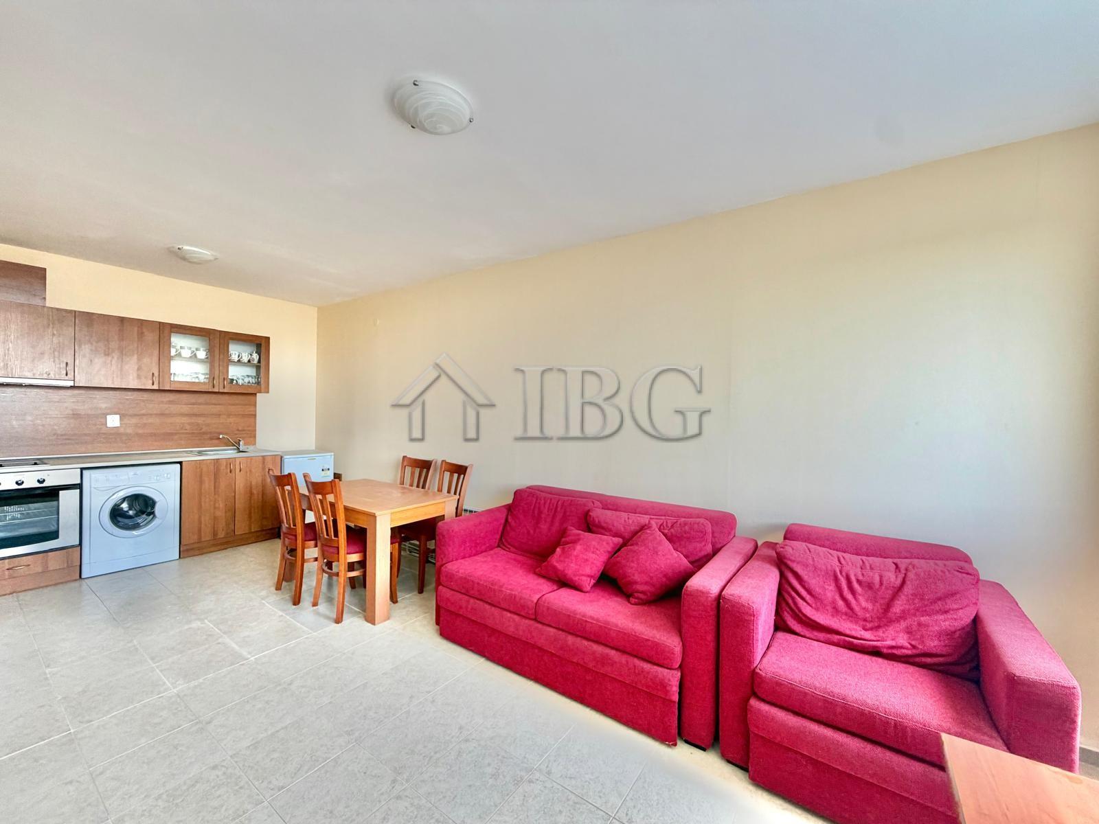 Bright 1-Bedroom Apartment - 200 m from the Beach Karolina Complex — photo 4
