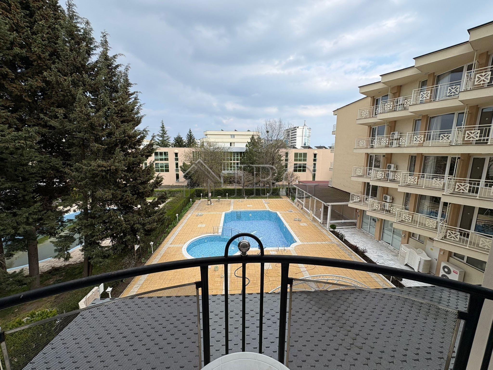 Spacious 2-Bedroom Apartment Karlovo Aparthotel - 200 m from the Beach — photo 4
