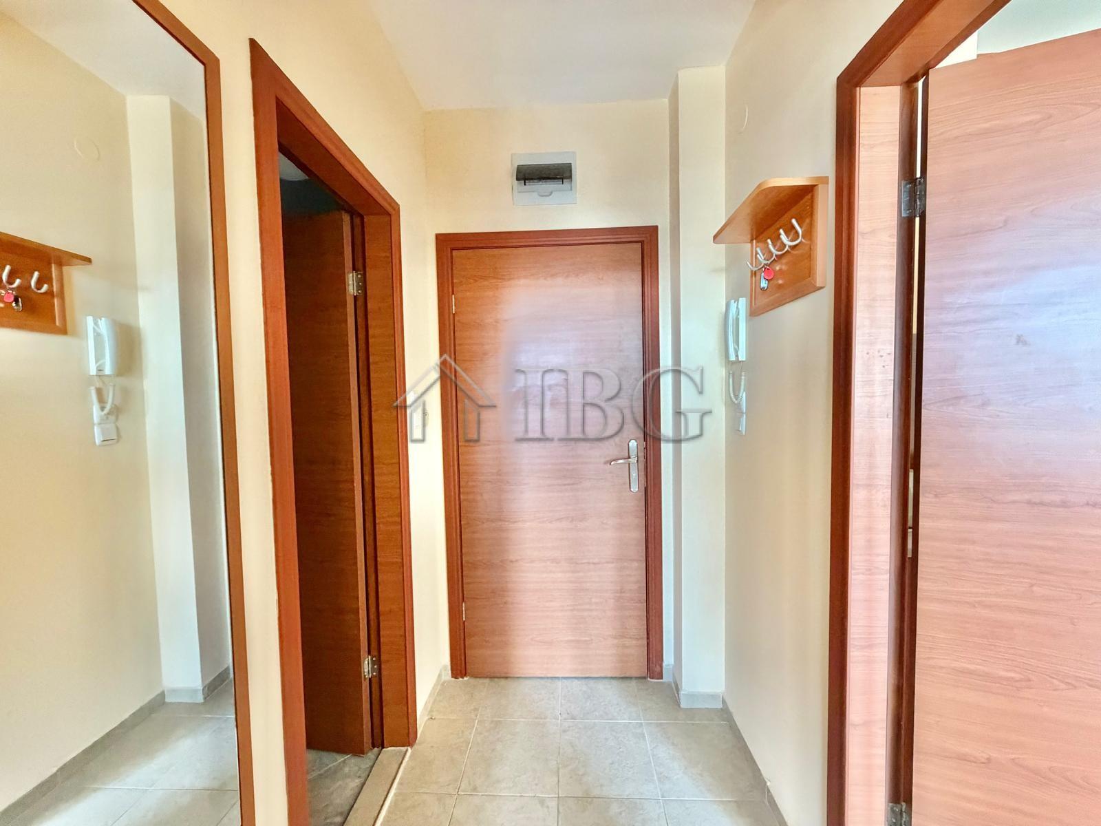 Bright 1-Bedroom Apartment - 200 m from the Beach Karolina Complex — photo 13 of 21