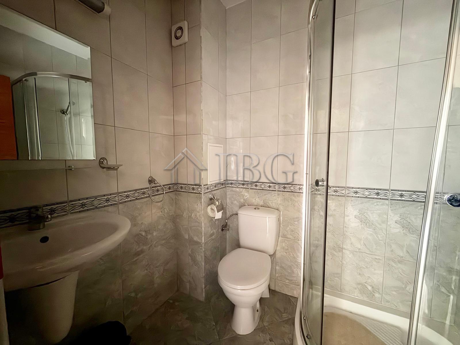 Bright 1-Bedroom Apartment - 200 m from the Beach Karolina Complex — photo 14 of 21