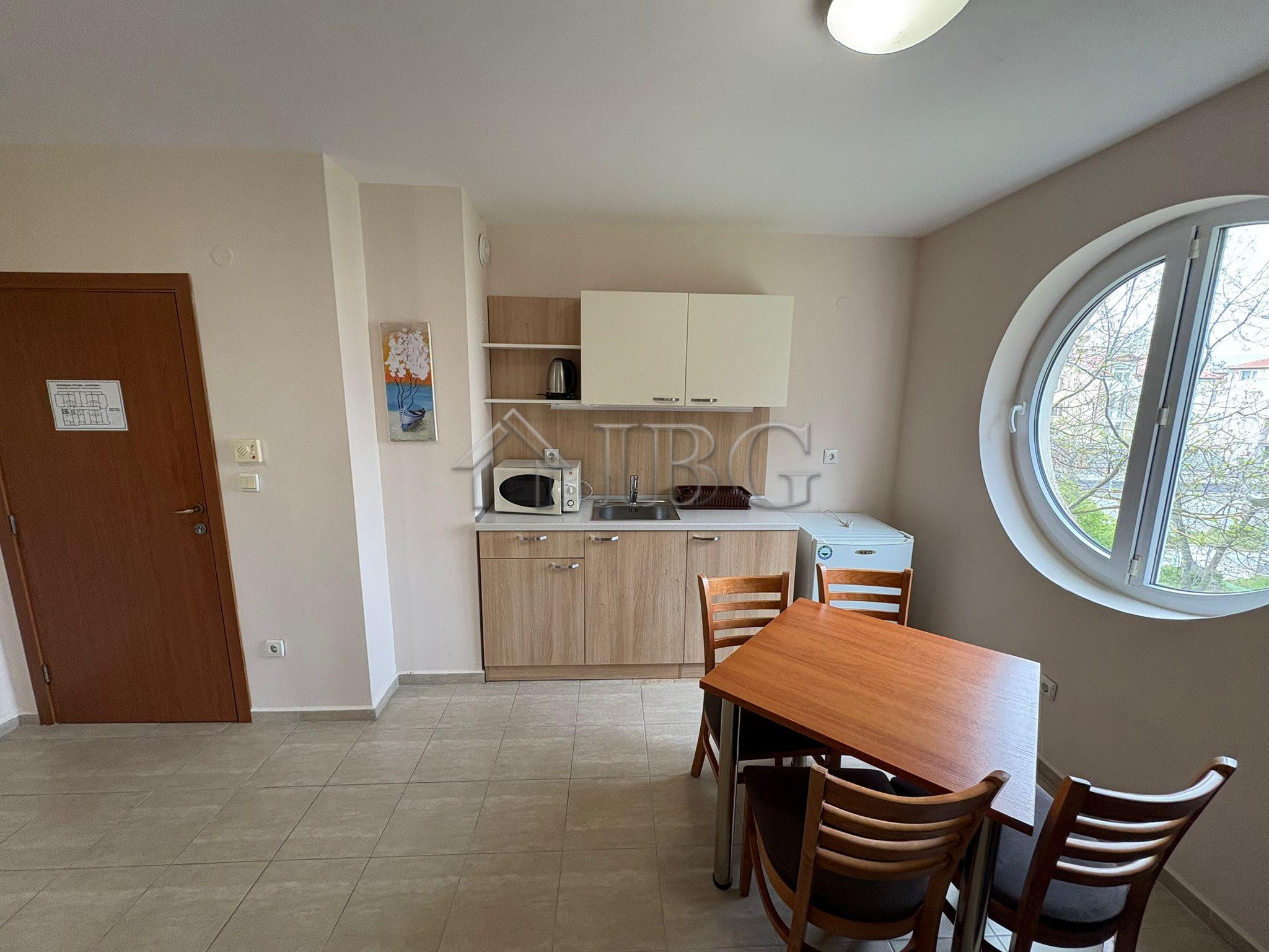 Spacious 2-Bedroom Apartment Karlovo Aparthotel - 200 m from the Beach — photo 11 of 25