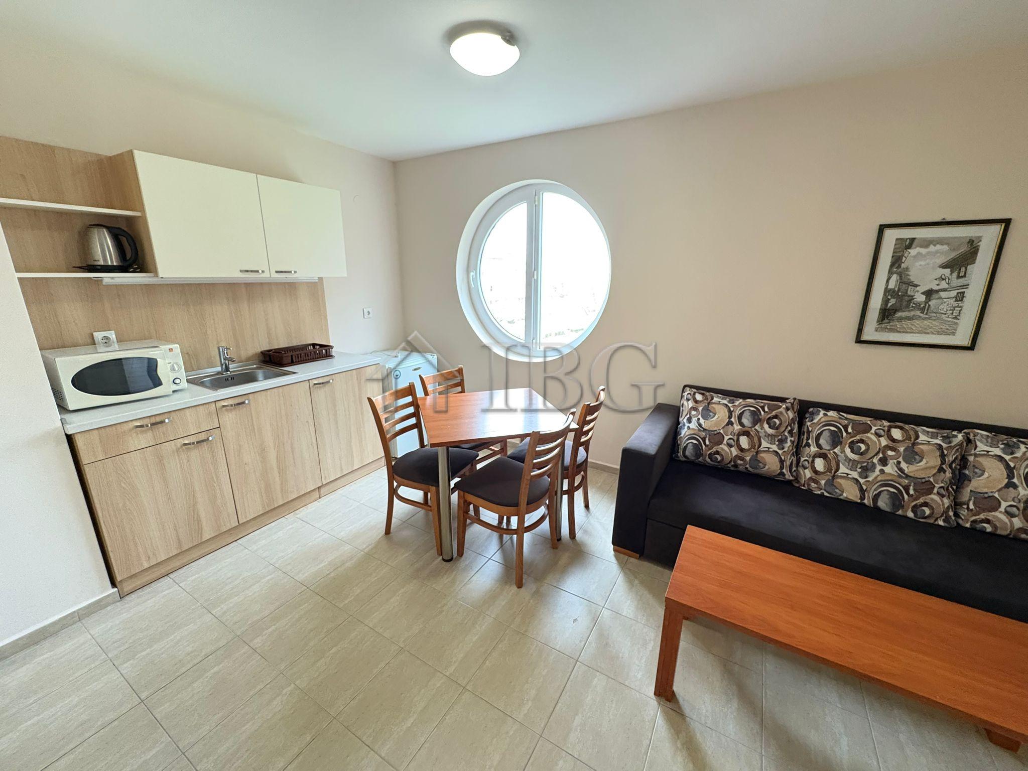 Spacious 2-Bedroom Apartment Karlovo Aparthotel - 200 m from the Beach — photo 8 of 25