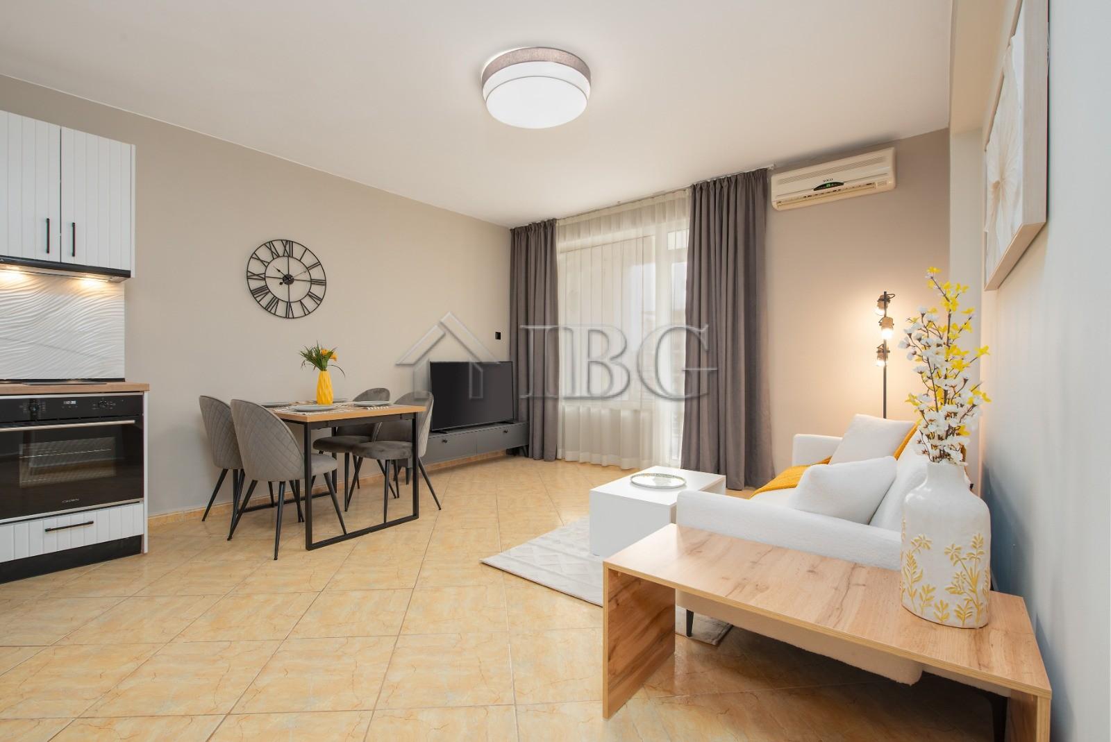 Renovated 2-Bedroom Apartment with Pool View Bravo 5 - Prime Central Location — Sunny Beach