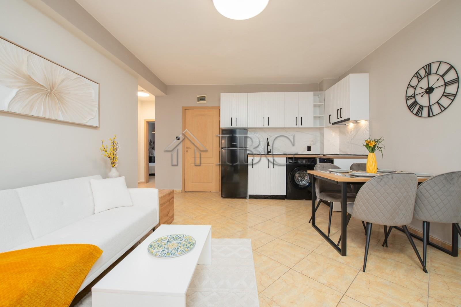 Renovated 2-Bedroom Apartment with Pool View Bravo 5 - Prime Central Location — photo 3