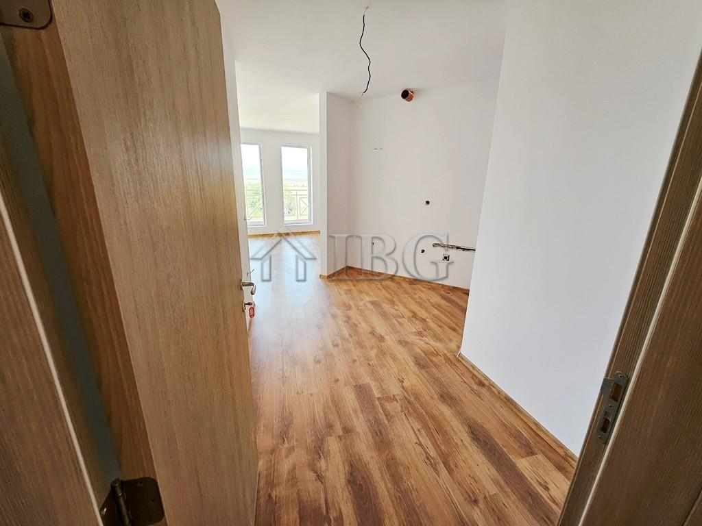 Spacious Studio with Balcony Sunny Day 6, Sunny Beach — photo 10 of 24