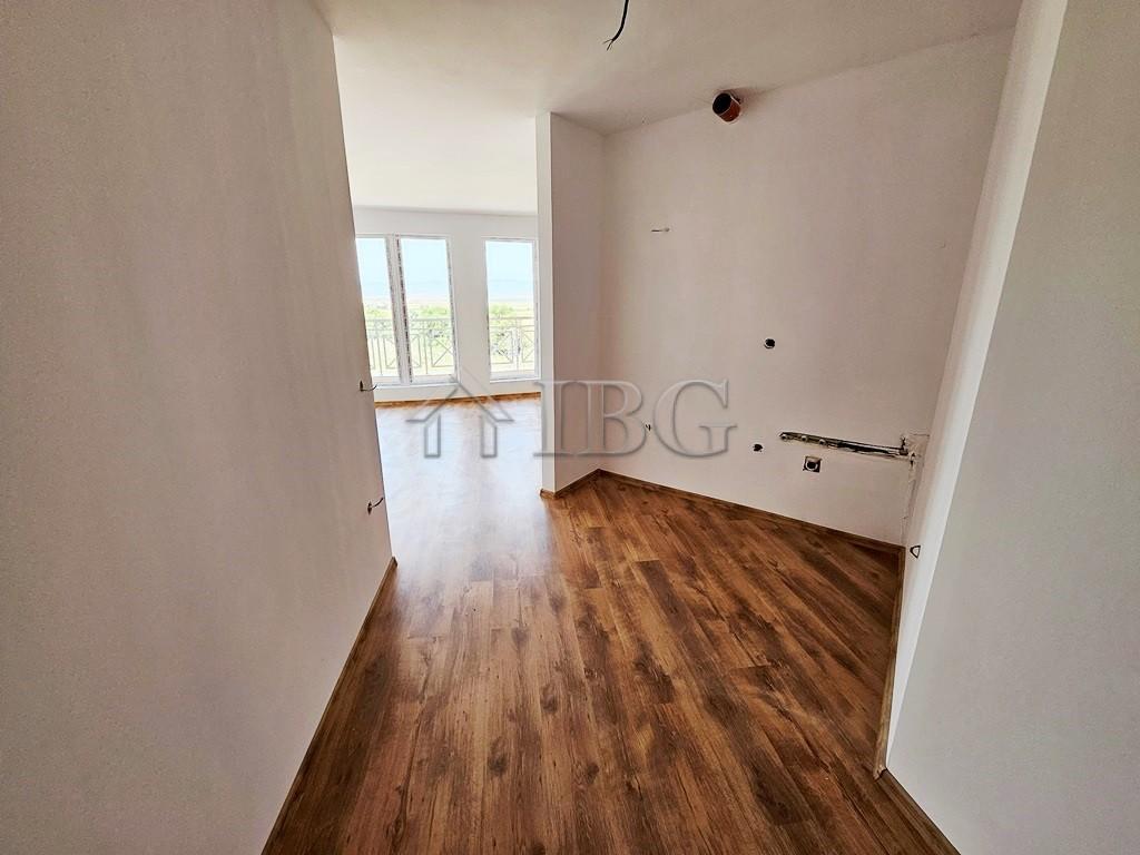 Spacious Studio with Balcony Sunny Day 6, Sunny Beach — photo 8 of 24
