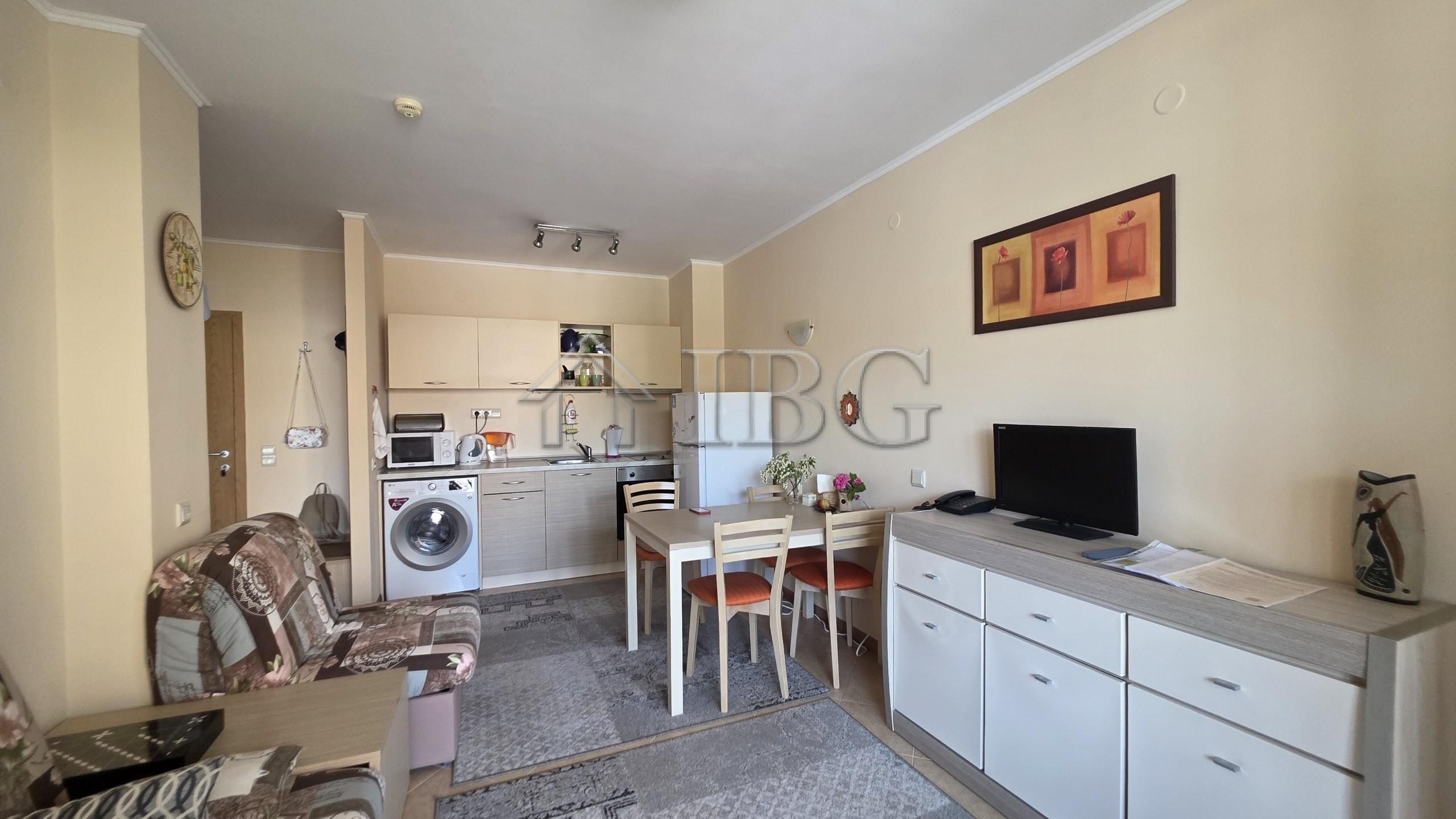 1-Bedroom Apartment with Pool View Royal Sun, Sunny Beach — photo 3