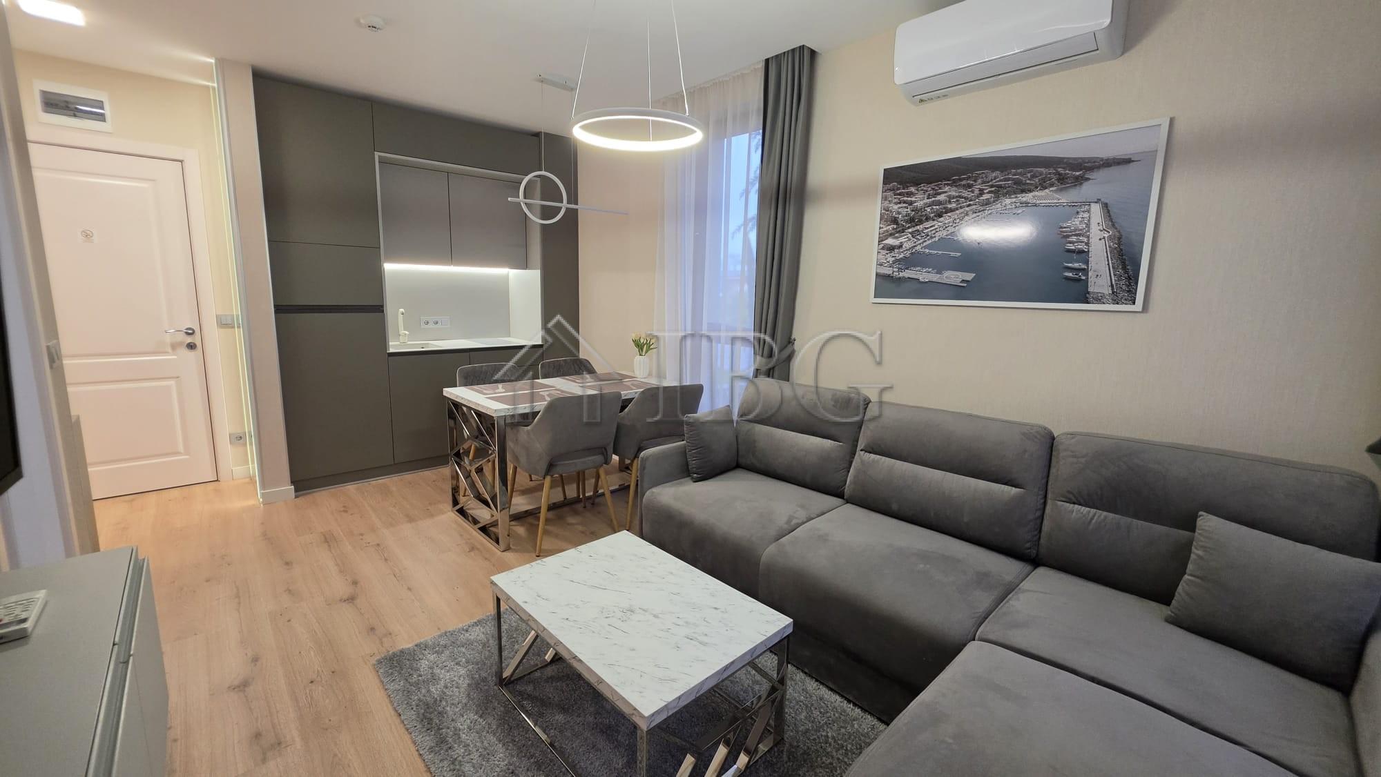Luxury 1-Bedroom Apartment with Patio Harmony Suites 14, Sunny Beach — photo 7 of 22