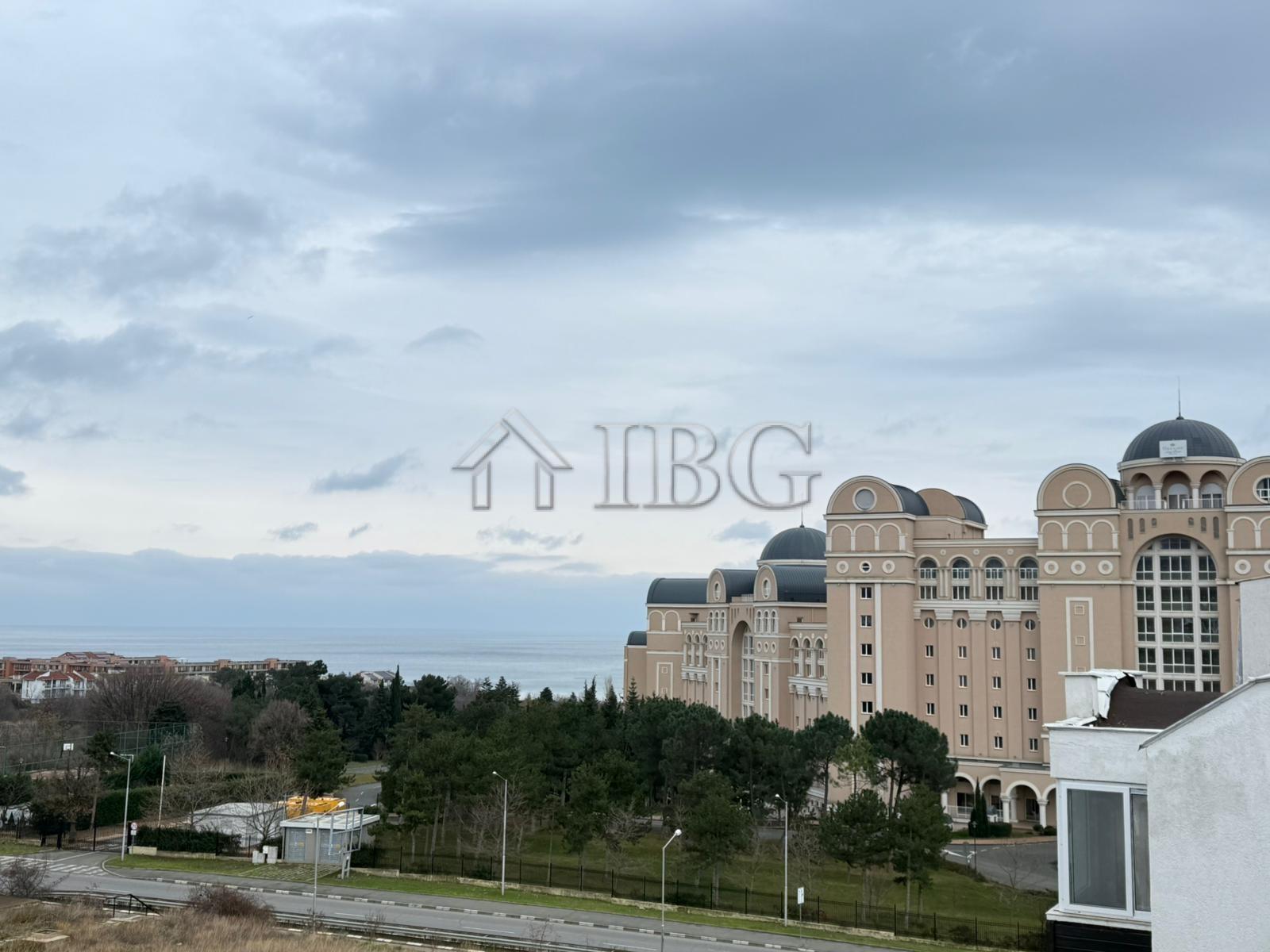 One-bedroom Apartment with Partial Sea View in Vista Del Mar 2, Saint Vlas — 8240 Sveti Vlas