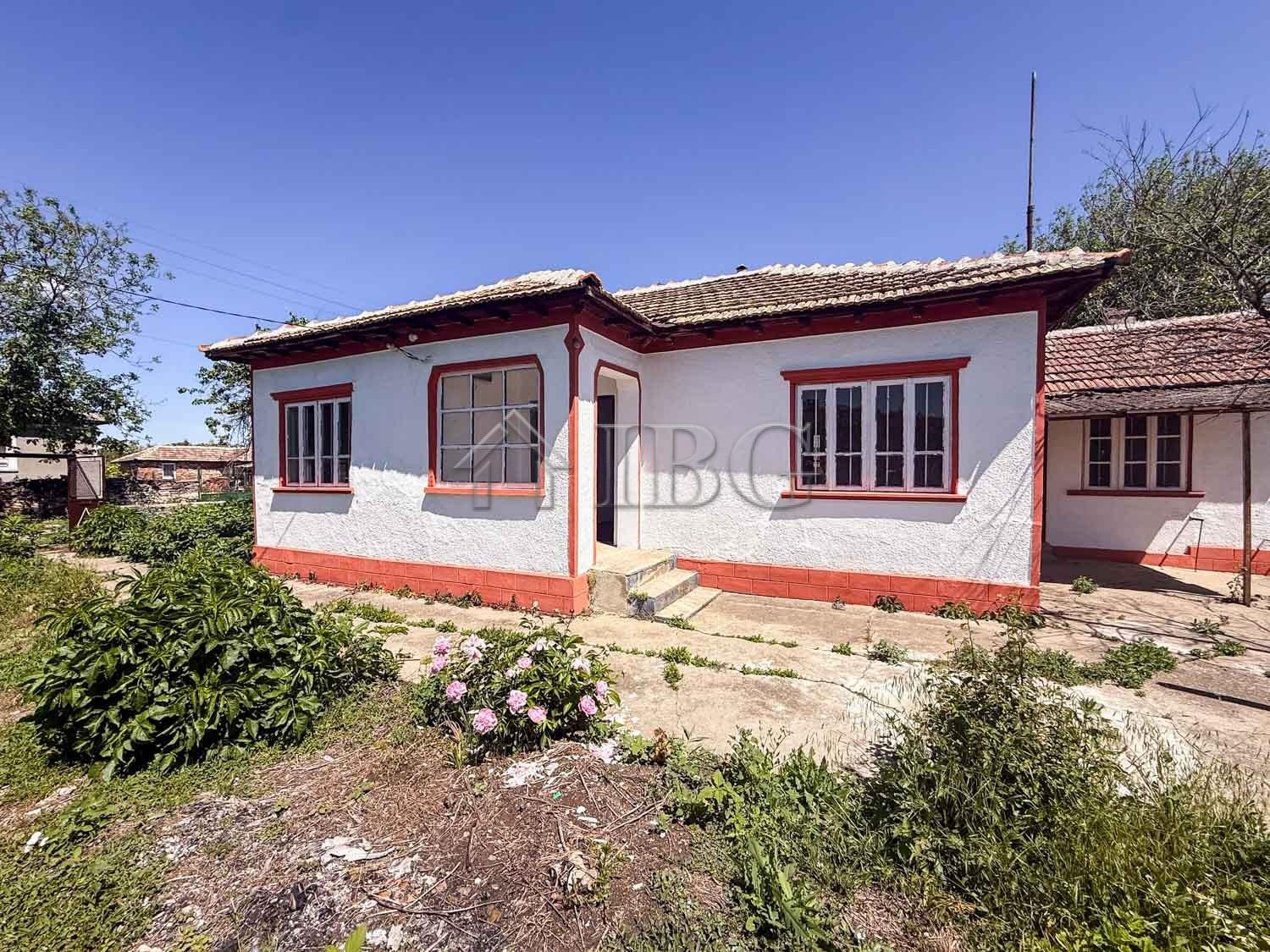 Single-Storey House with 2,400 sq.m. Garden Only 25 Minutes from the Sea — photo 2