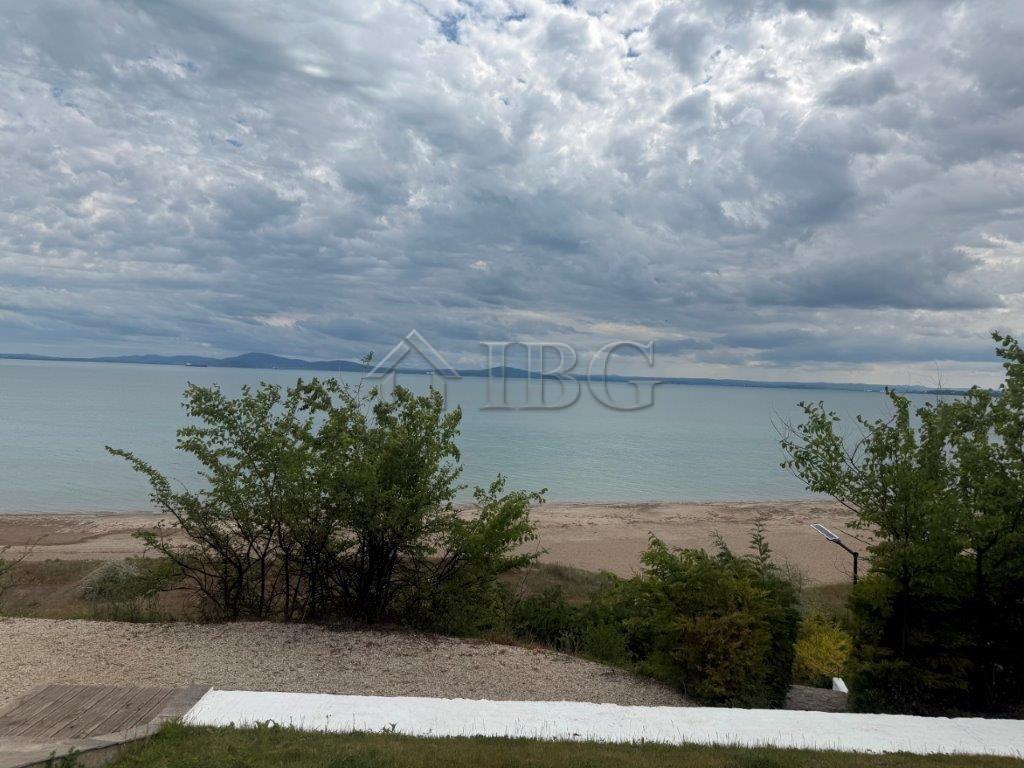 2 Neighboring Apartments with Sea View Burgas Beach Resort 2, Sarafovo - First Line to the Beach — photo 6 of 13