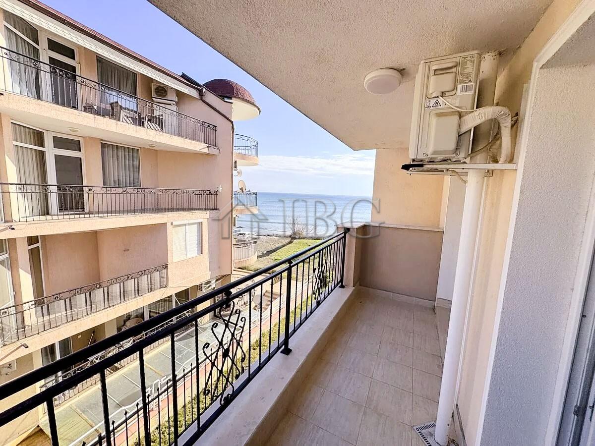 1-Bedroom Apartment with Sea View on the First Line Ipanema Beach — photo 7 of 14