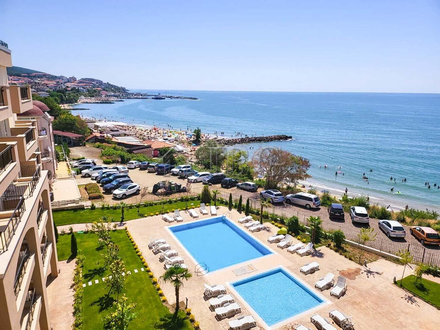 1-Bedroom Apartment with Sea View on the First Line Ipanema Beach — main photo