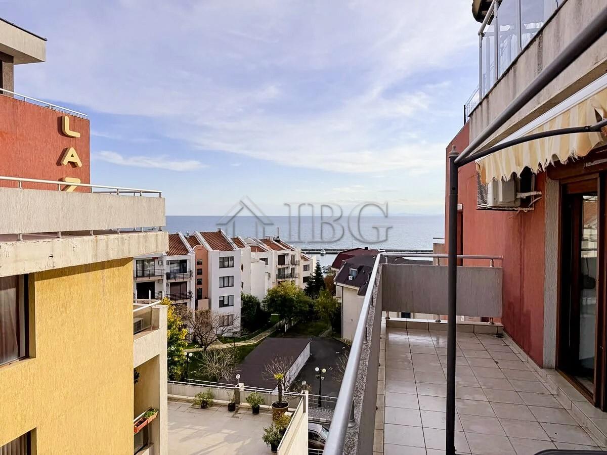 1-Bedroom Apartment with Sea View Lazur 5 - 50 m from the Beach — photo 8 of 13