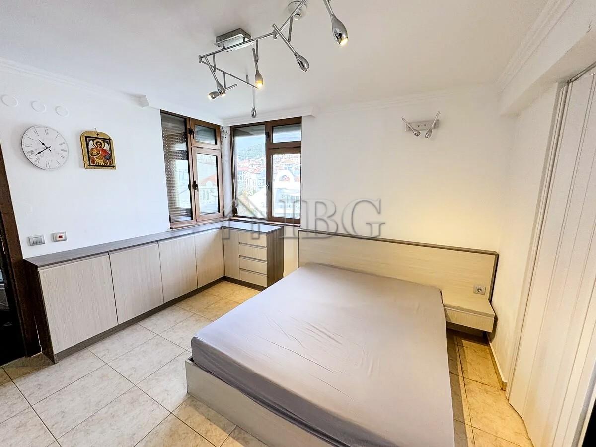 1-Bedroom Apartment with Sea View Lazur 5 - 50 m from the Beach — photo 9 of 13