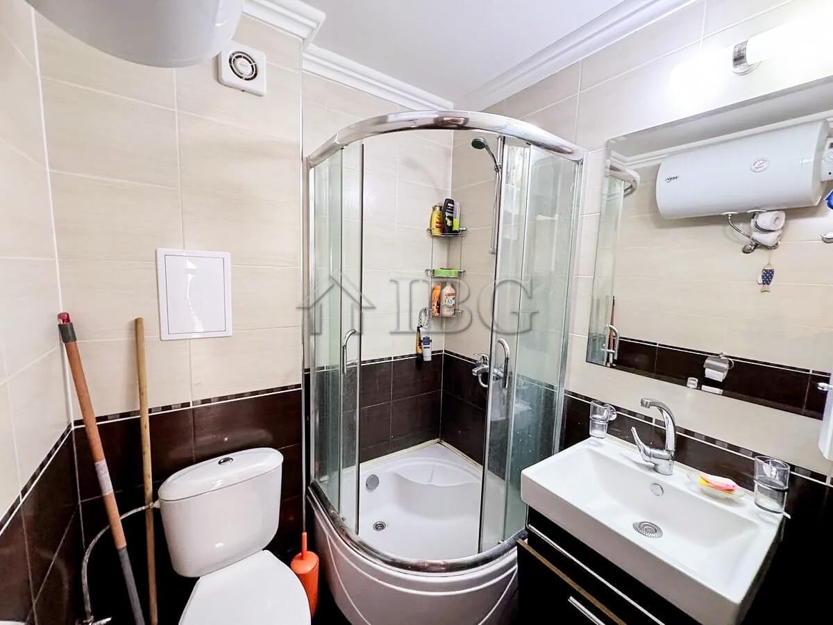 1-Bedroom Apartment with Sea View Lazur 5 - 50 m from the Beach — photo 12 of 13