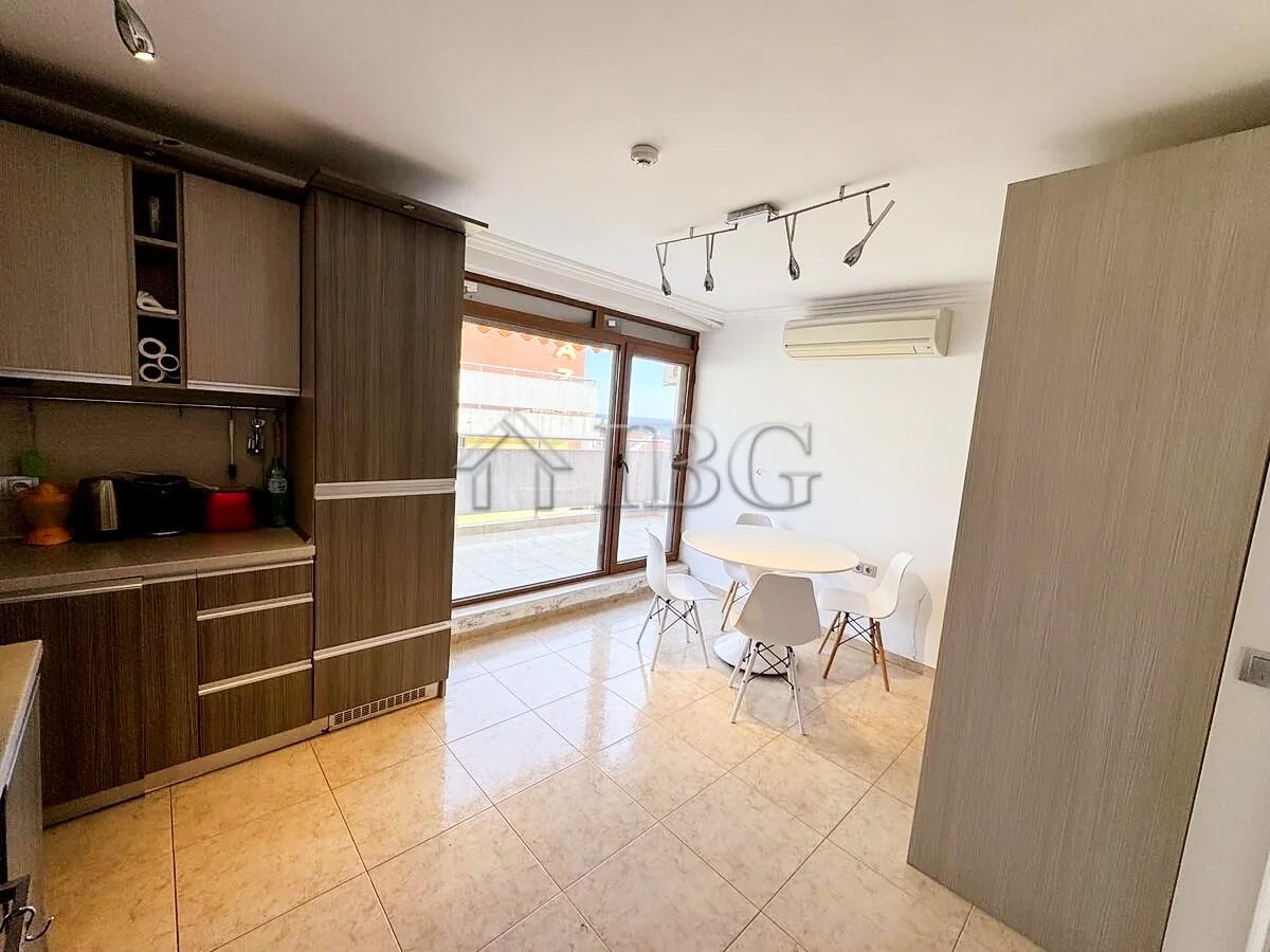 1-Bedroom Apartment with Sea View Lazur 5 - 50 m from the Beach — photo 3