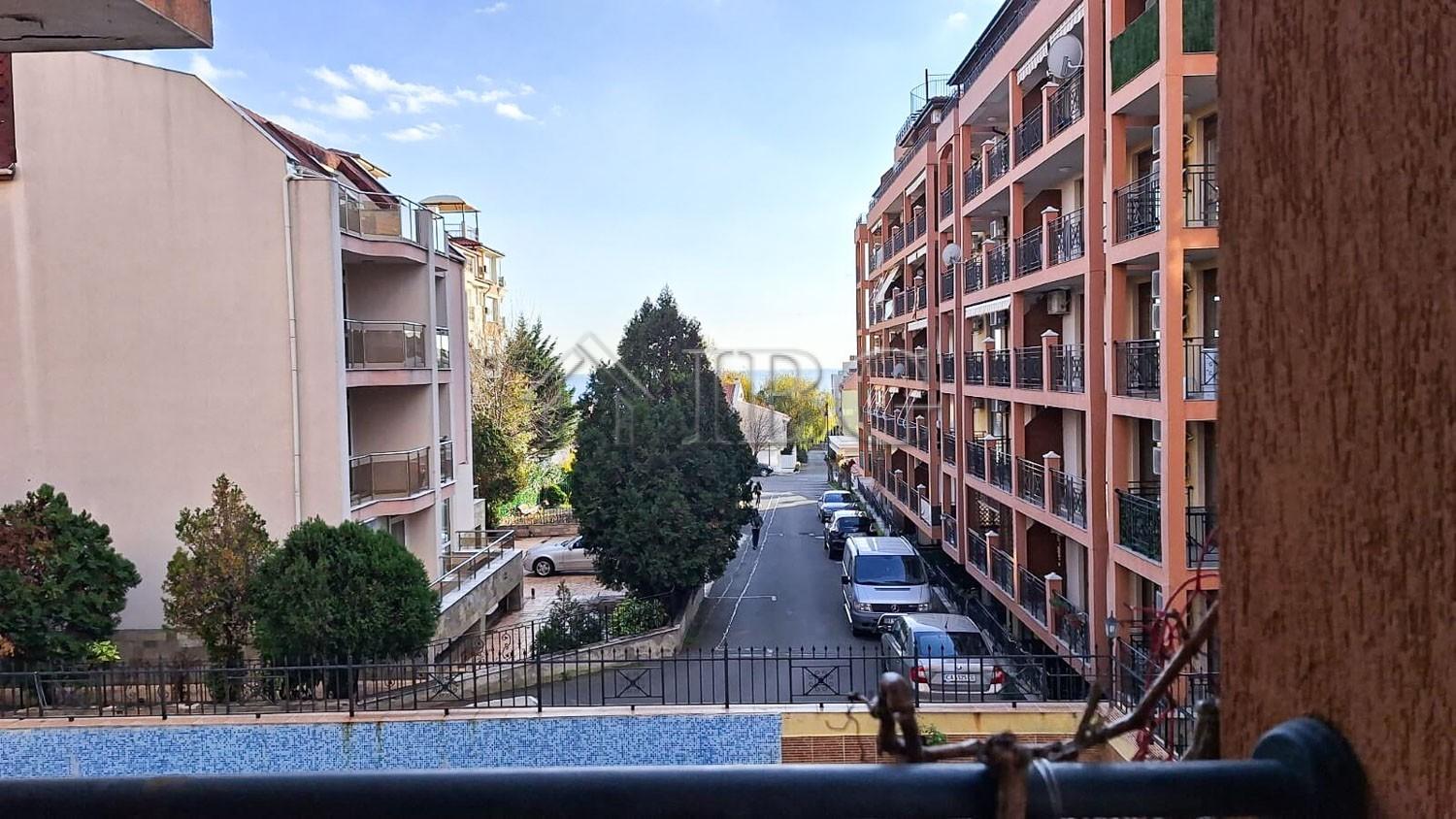 Spacious 1-Bedroom Apartment with Sea View Siana 4 Complex - 250 m from the Beach — photo 9 of 14