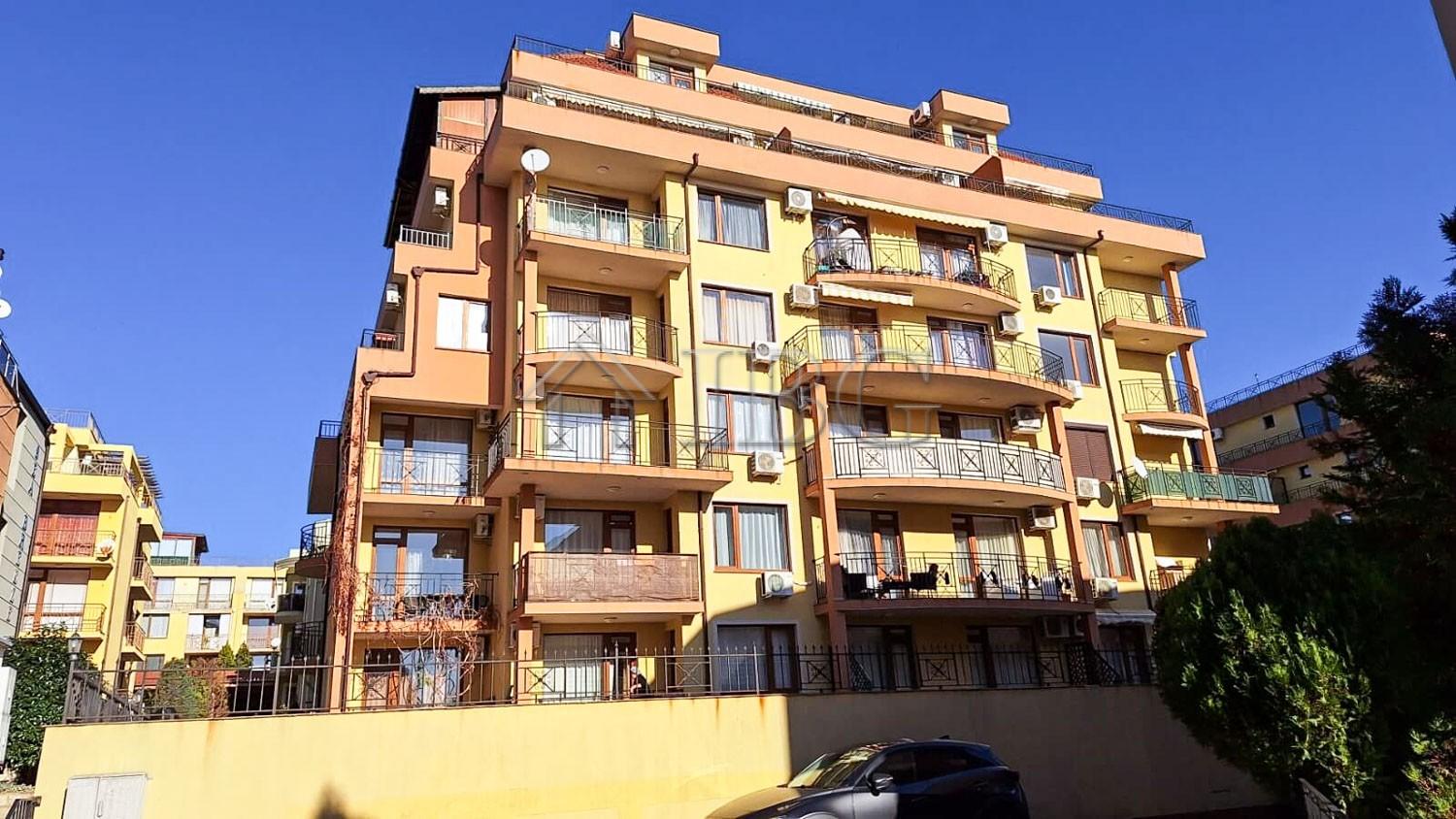 Spacious 1-Bedroom Apartment with Sea View Siana 4 Complex - 250 m from the Beach — Sveti Vlas