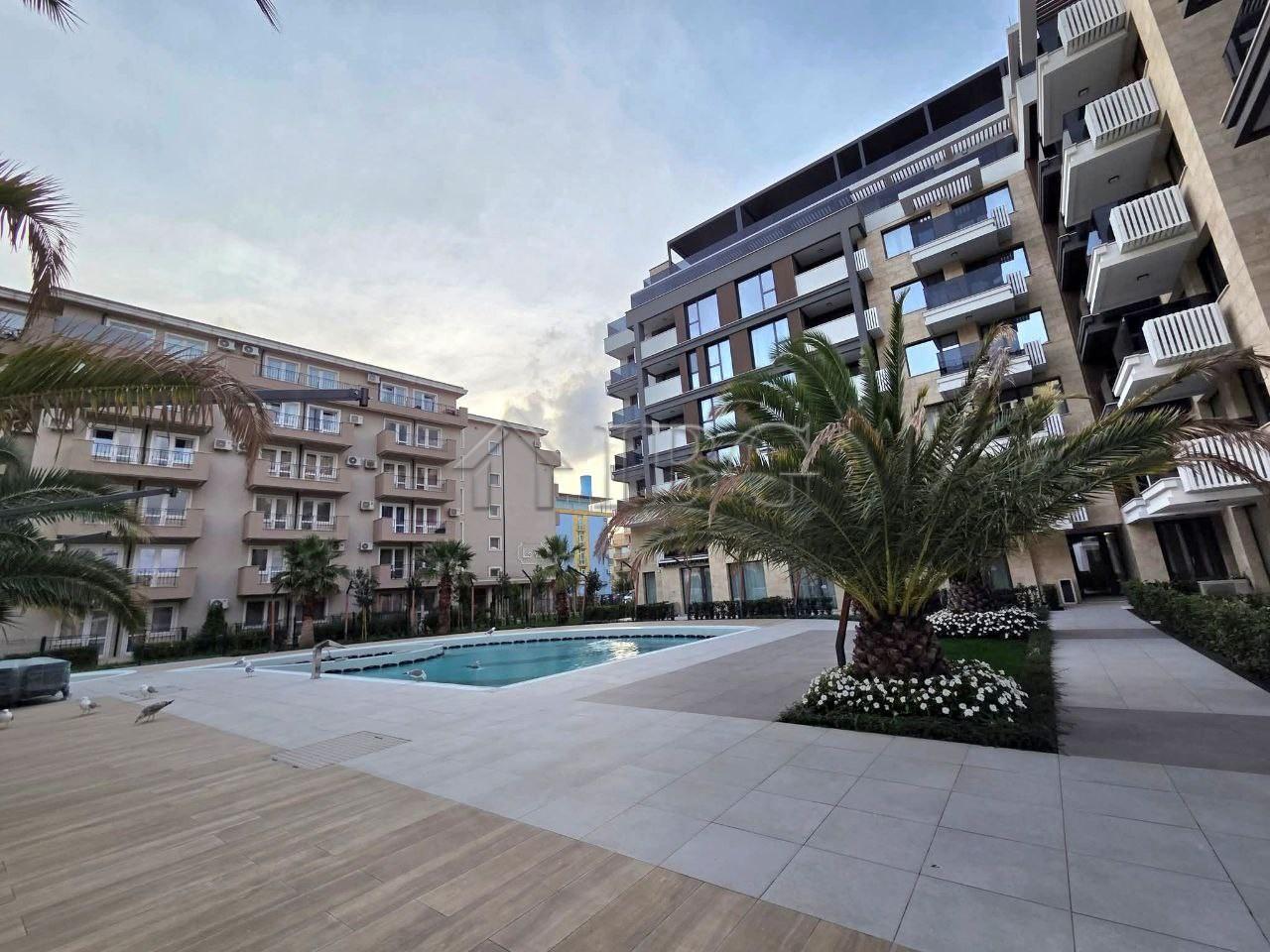 Modern 1-Bedroom Apartment Vogue Residence, Sunny Beach — photo 9 of 13