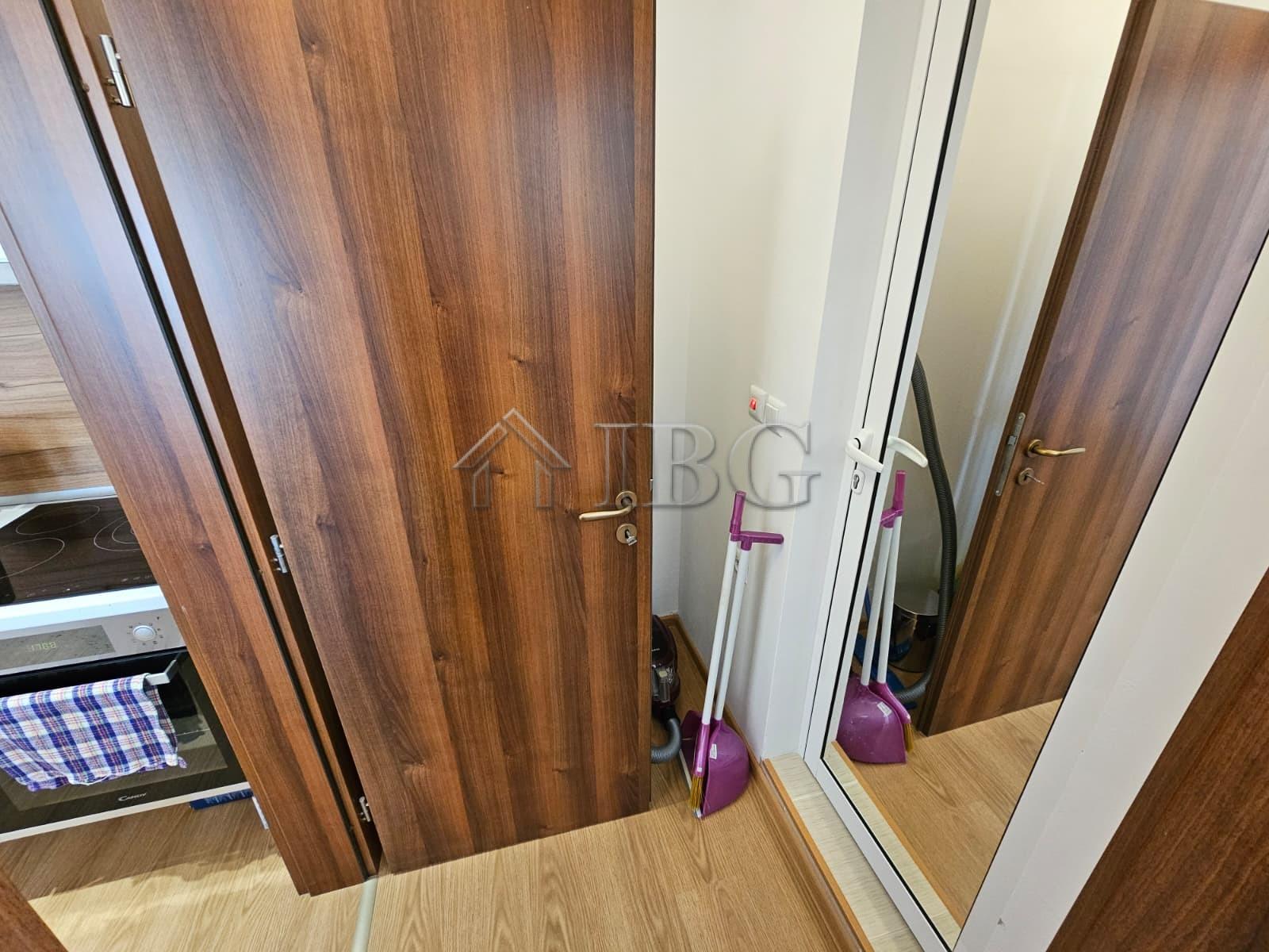 Top floor One-bedroom apartment in Sweet Homes 7, Sunny Beach — photo 11 of 21