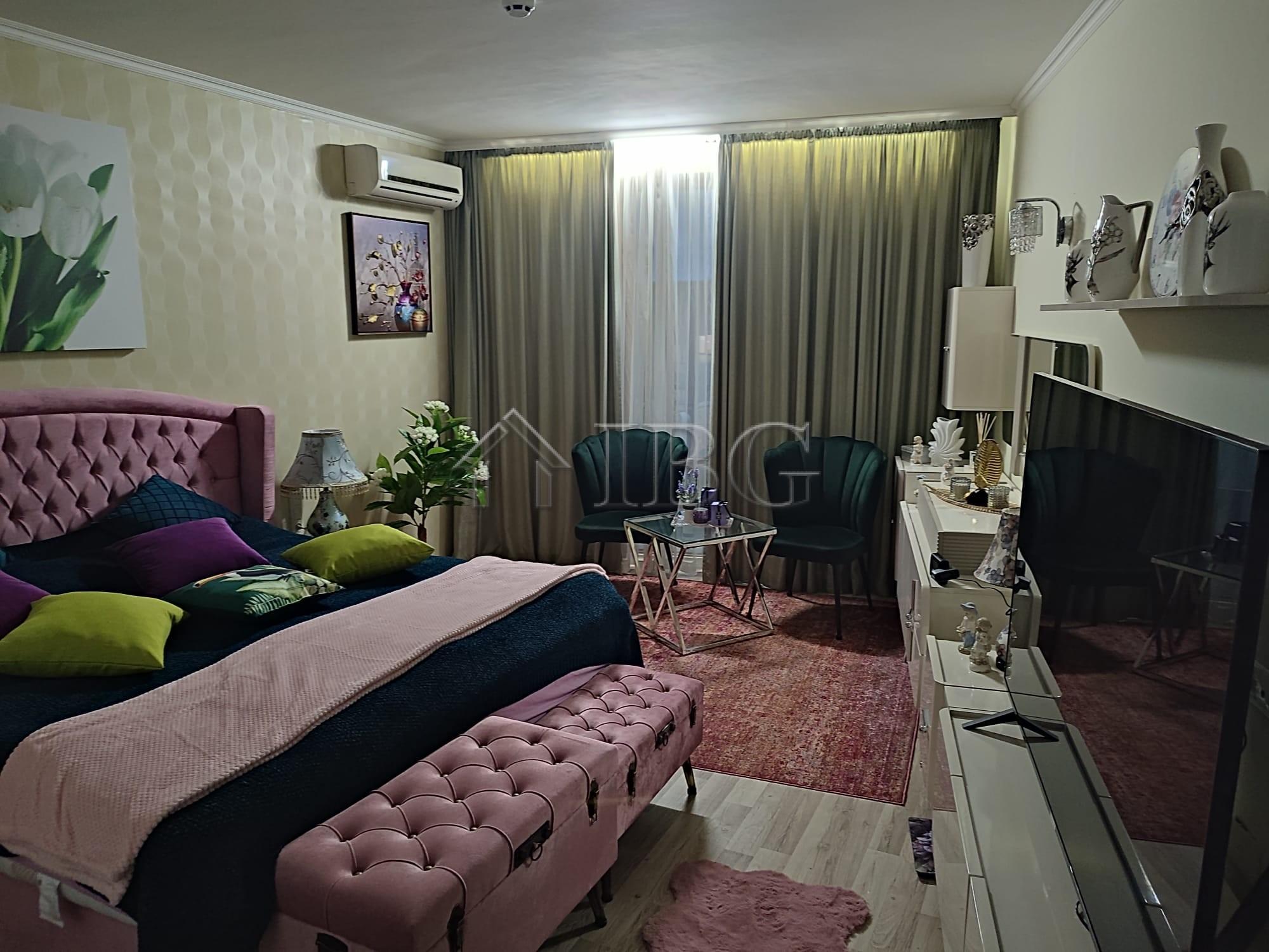 Luxury 1-Bedroom Apartment with Sea View Grand Hotel Sveti Vlas - First Line to the Beach — photo 8 of 18