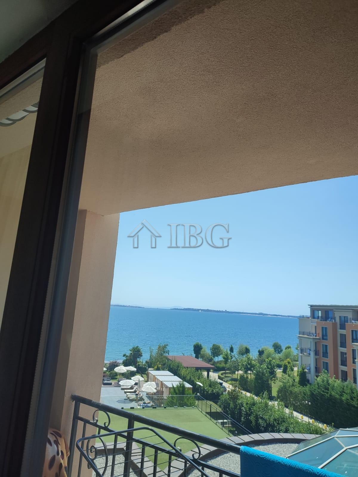 Luxury 1-Bedroom Apartment with Sea View Grand Hotel Sveti Vlas - First Line to the Beach — photo 12 of 18