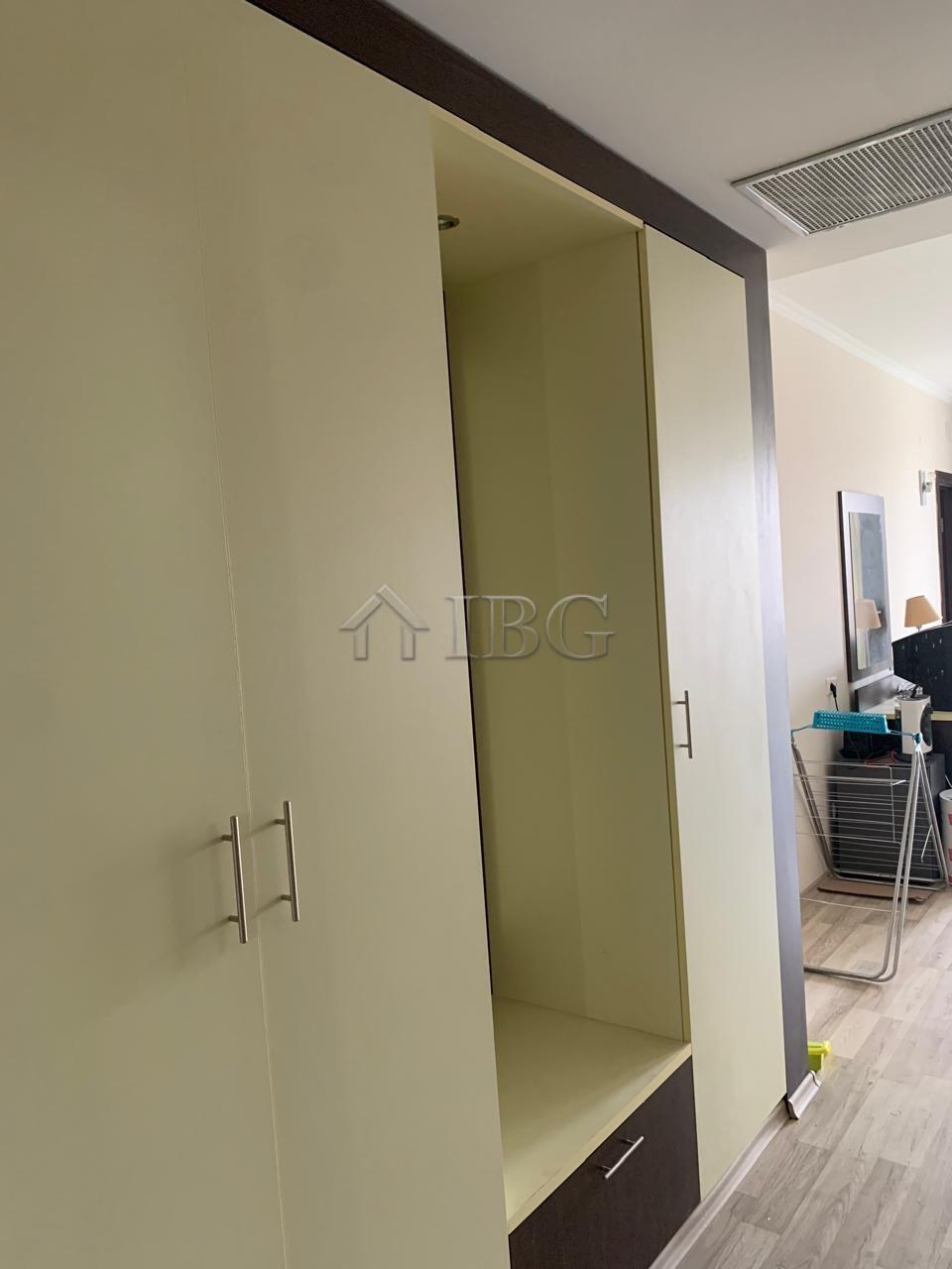 Spacious 1-Bedroom Apartment with Sea View Grand Hotel Sveti Vlas - First Line to the Beach — photo 9 of 10