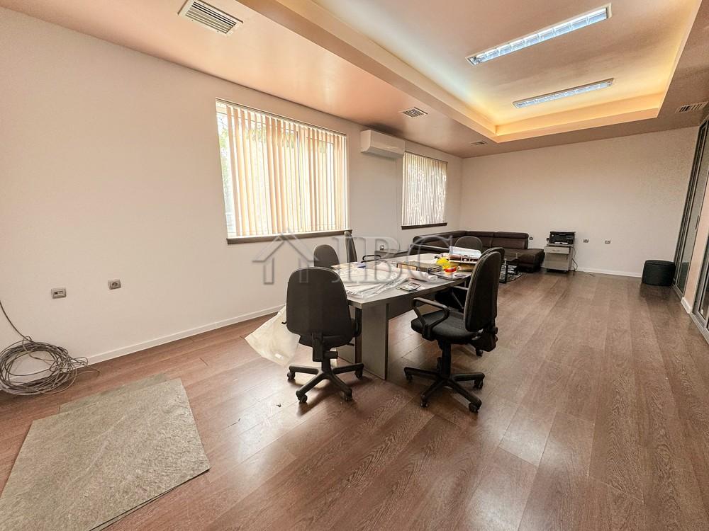 Renovated Ground Floor Commercial Premises for Rent in a Prime Location — Ruse