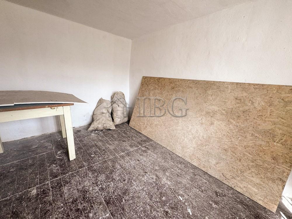 Single-Storey House with 2,400 sq.m. Garden Only 25 Minutes from the Sea — photo 13 of 25