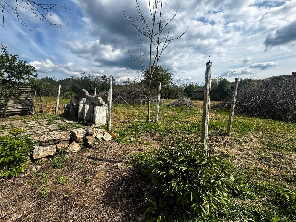 Single-Storey House with 2,400 sq.m. Garden Only 25 Minutes from the Sea — photo 14 of 25