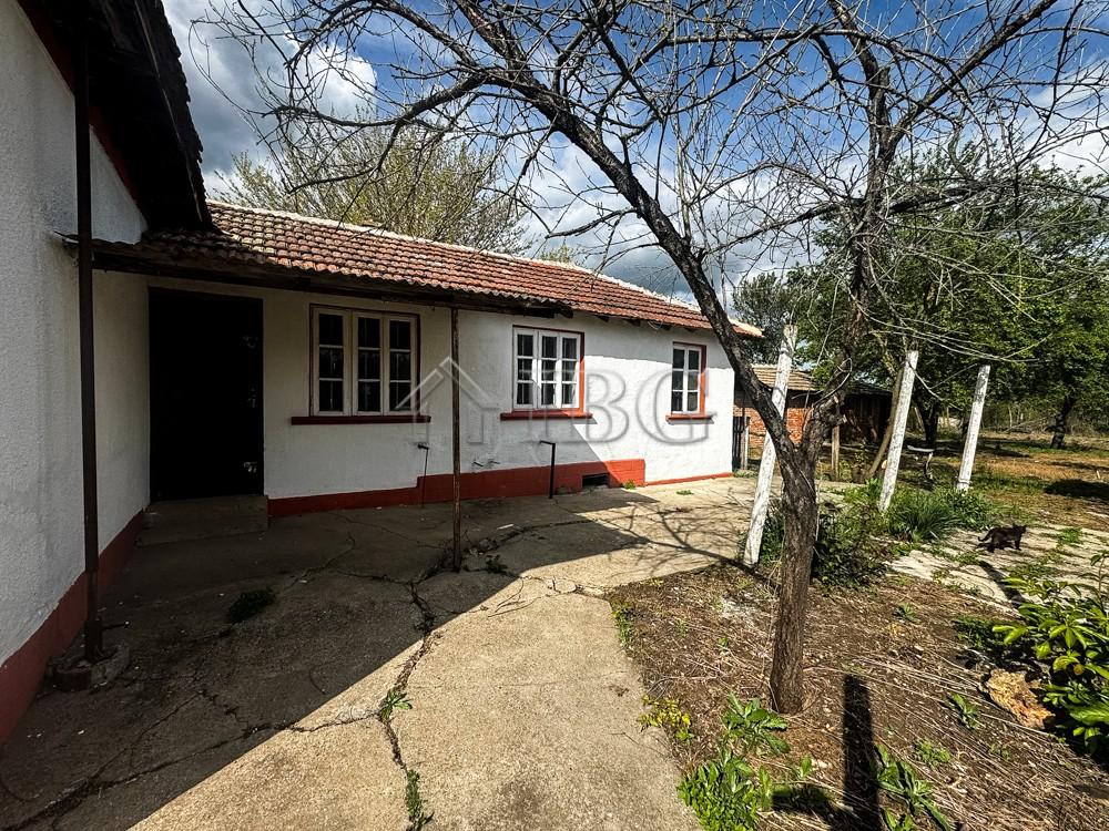 Single-Storey House with 2,400 sq.m. Garden Only 25 Minutes from the Sea — photo 18 of 25
